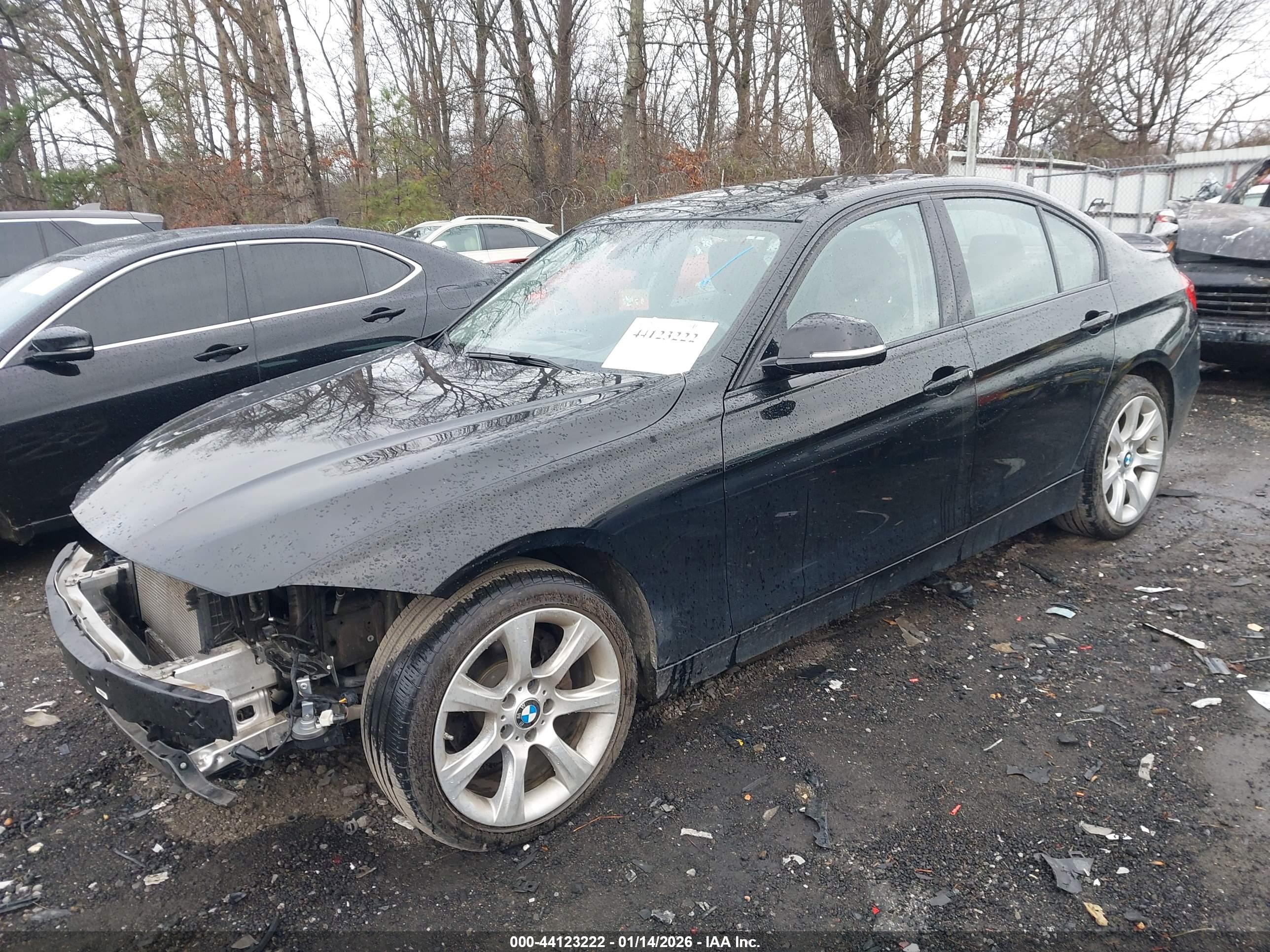 BMW 320I image 2
