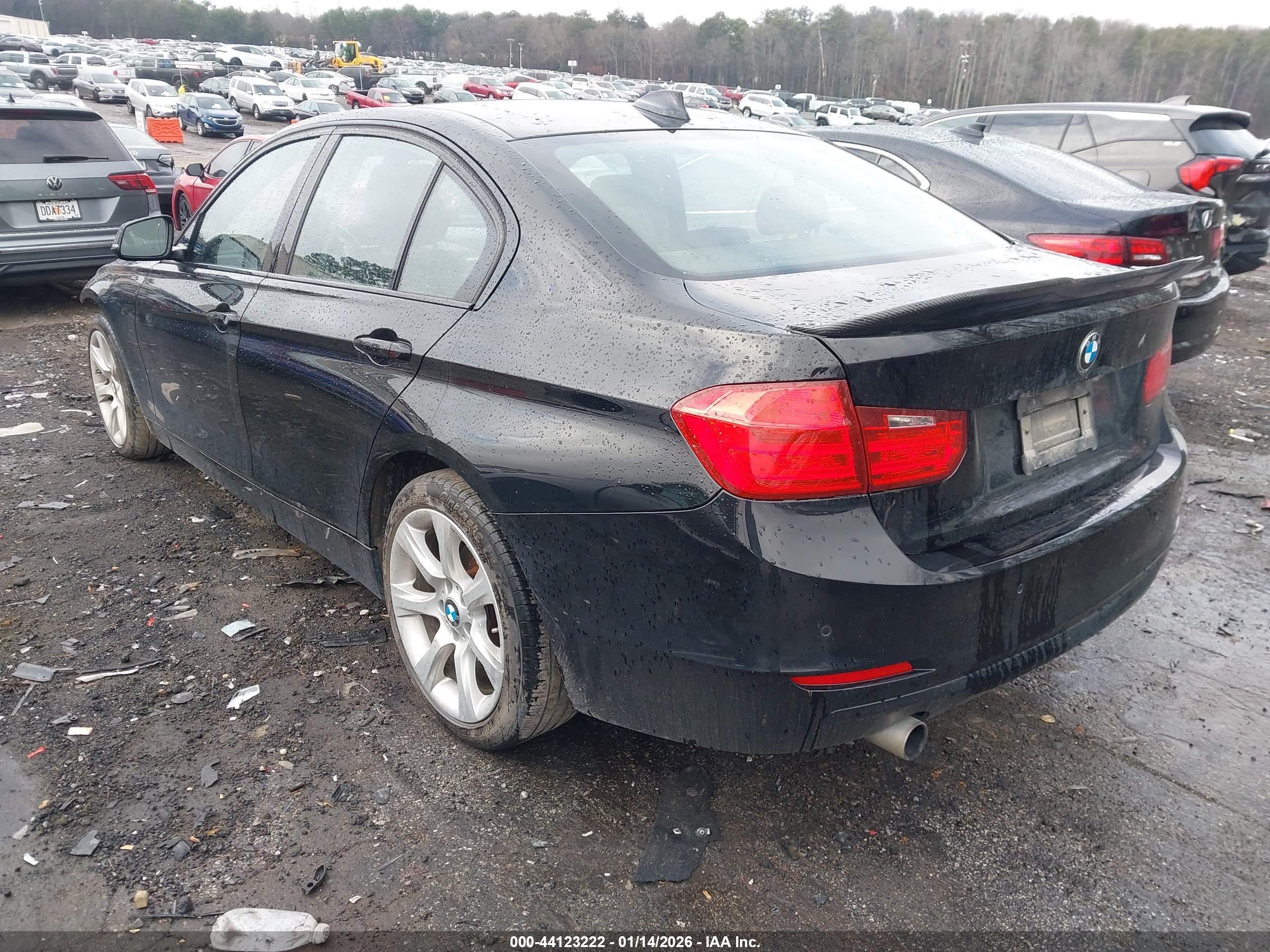 BMW 320I image 3