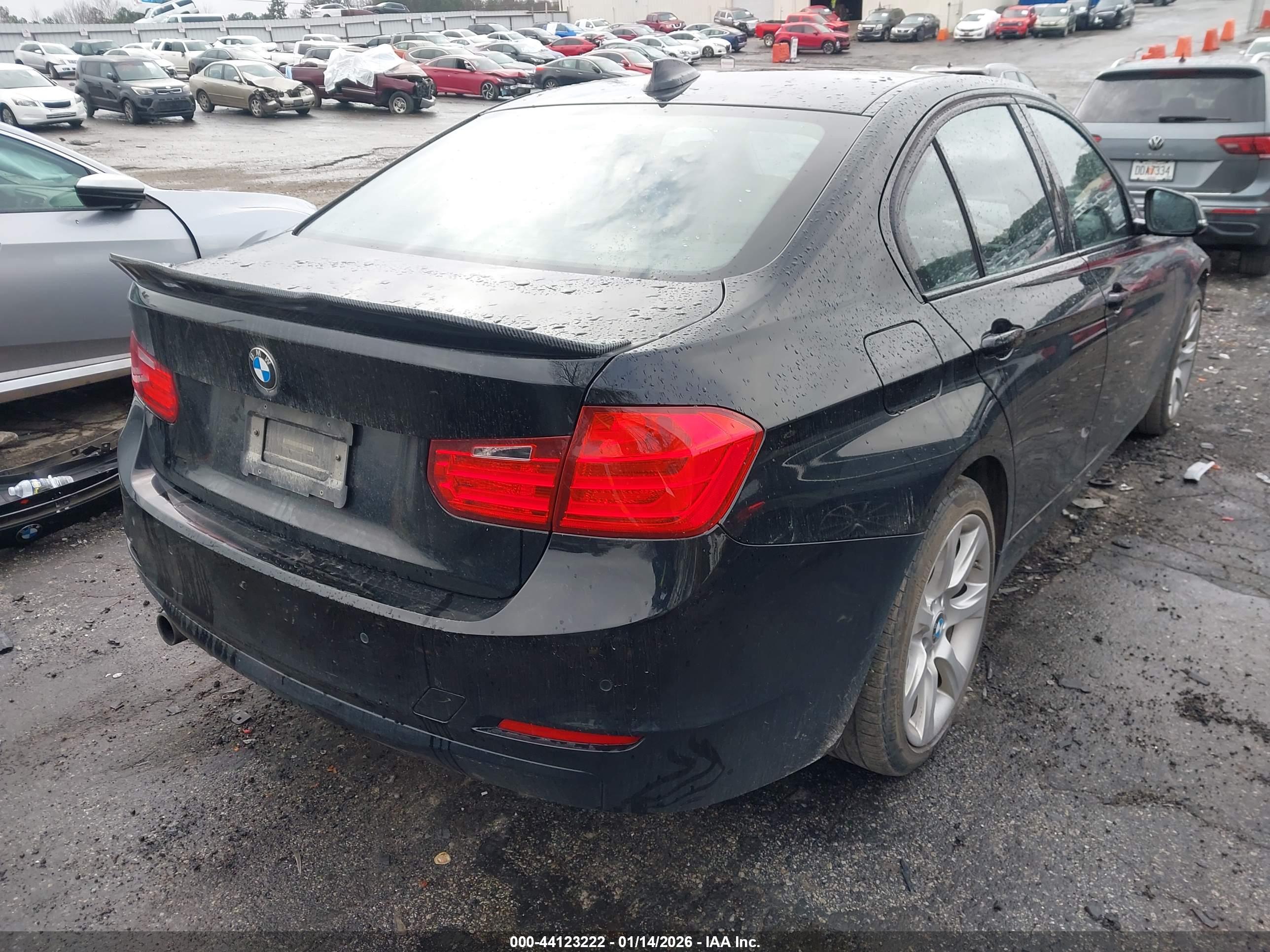 BMW 320I image 4