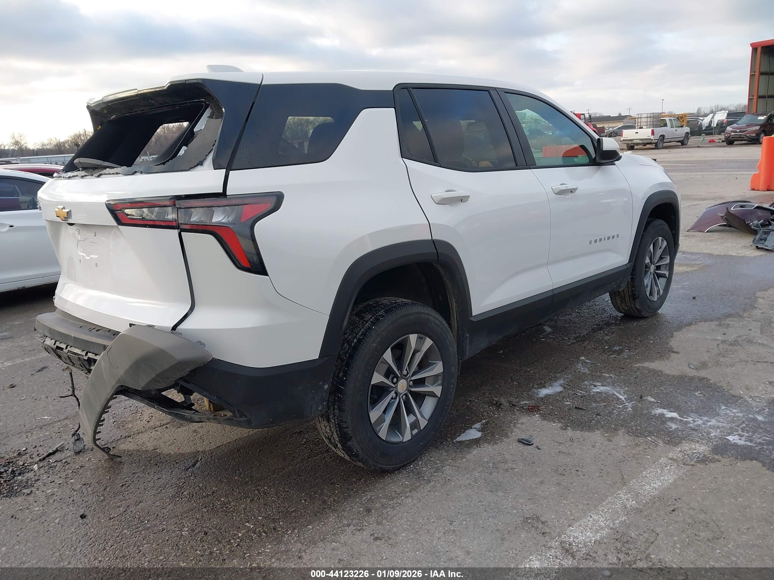 CHEVROLET EQUINOX image 4