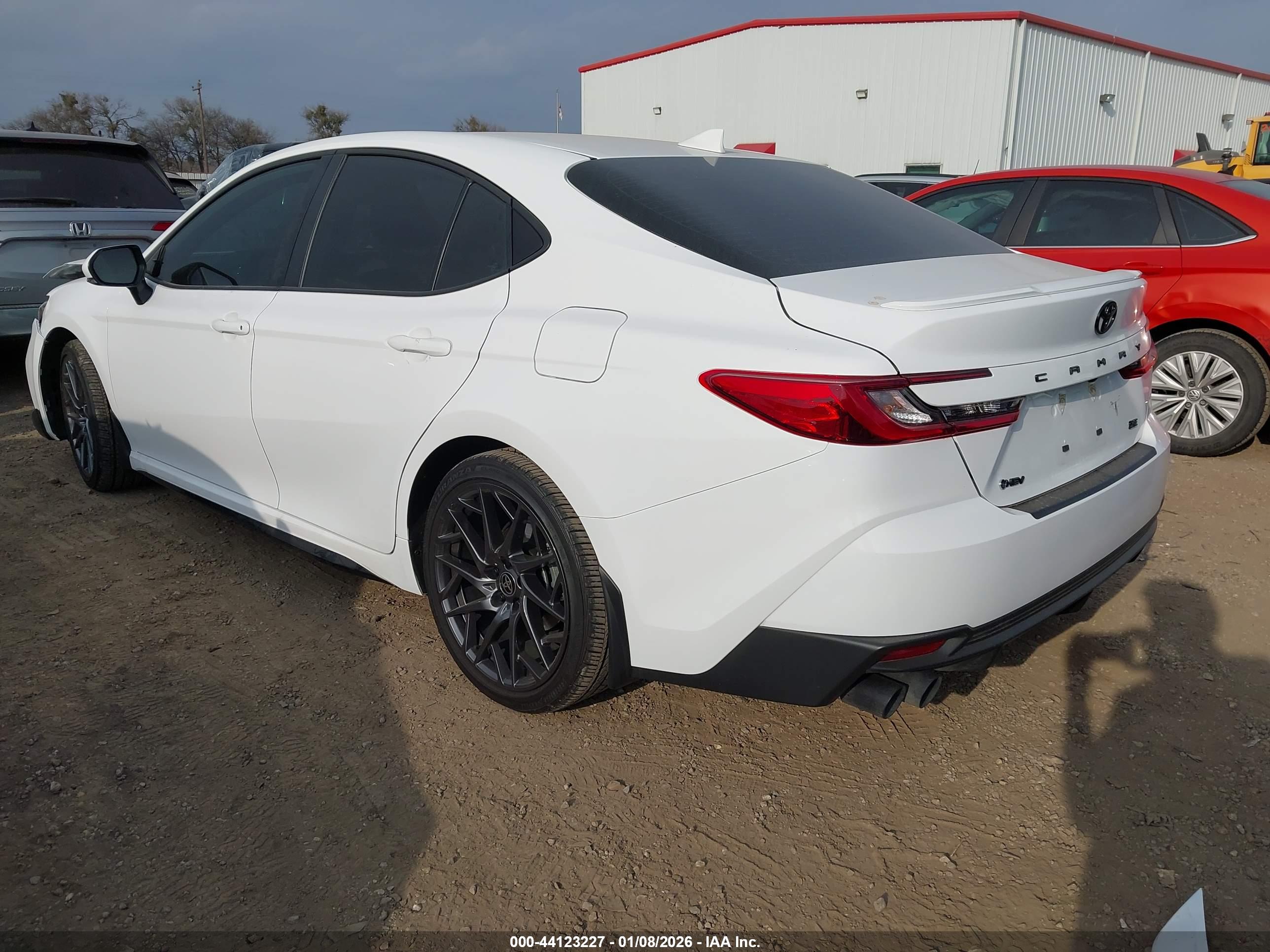 TOYOTA CAMRY image 3