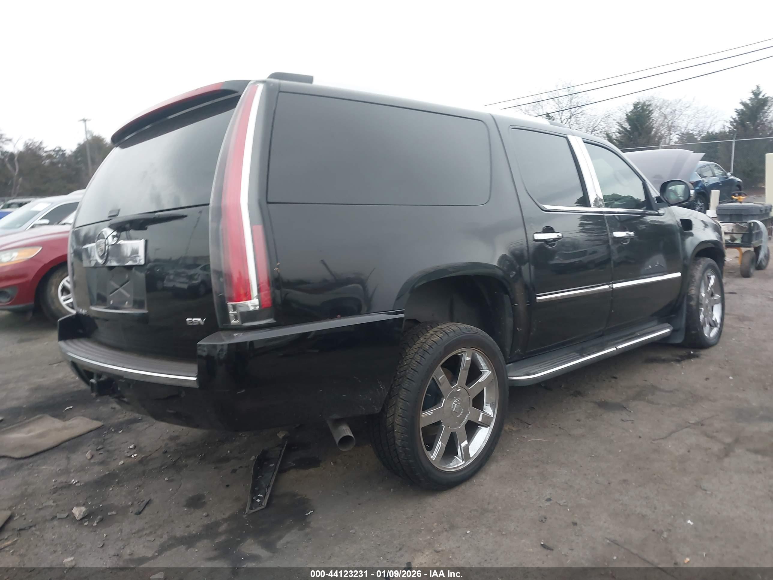 CADILLAC ESCALADE image 4