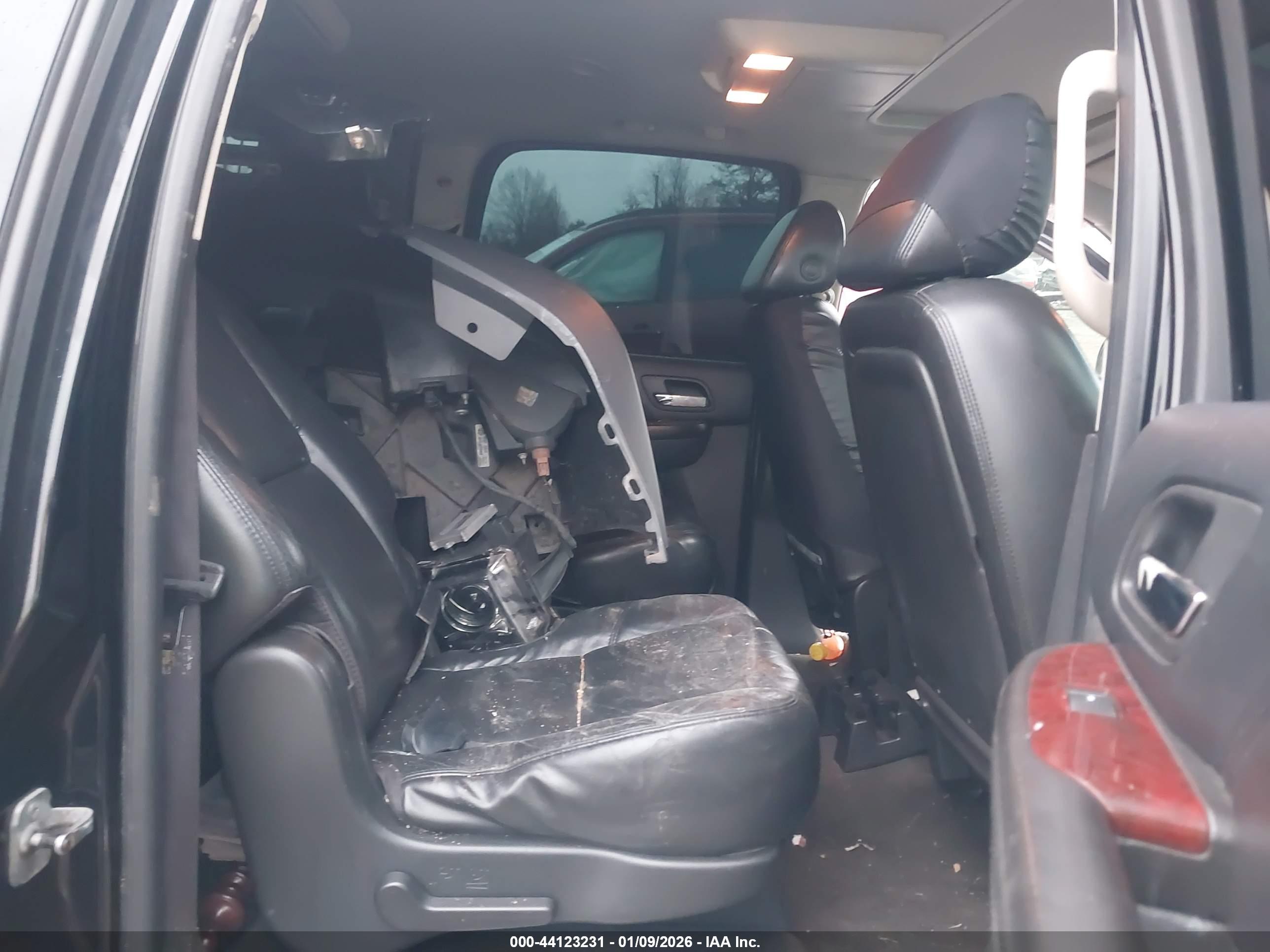 CADILLAC ESCALADE image 8