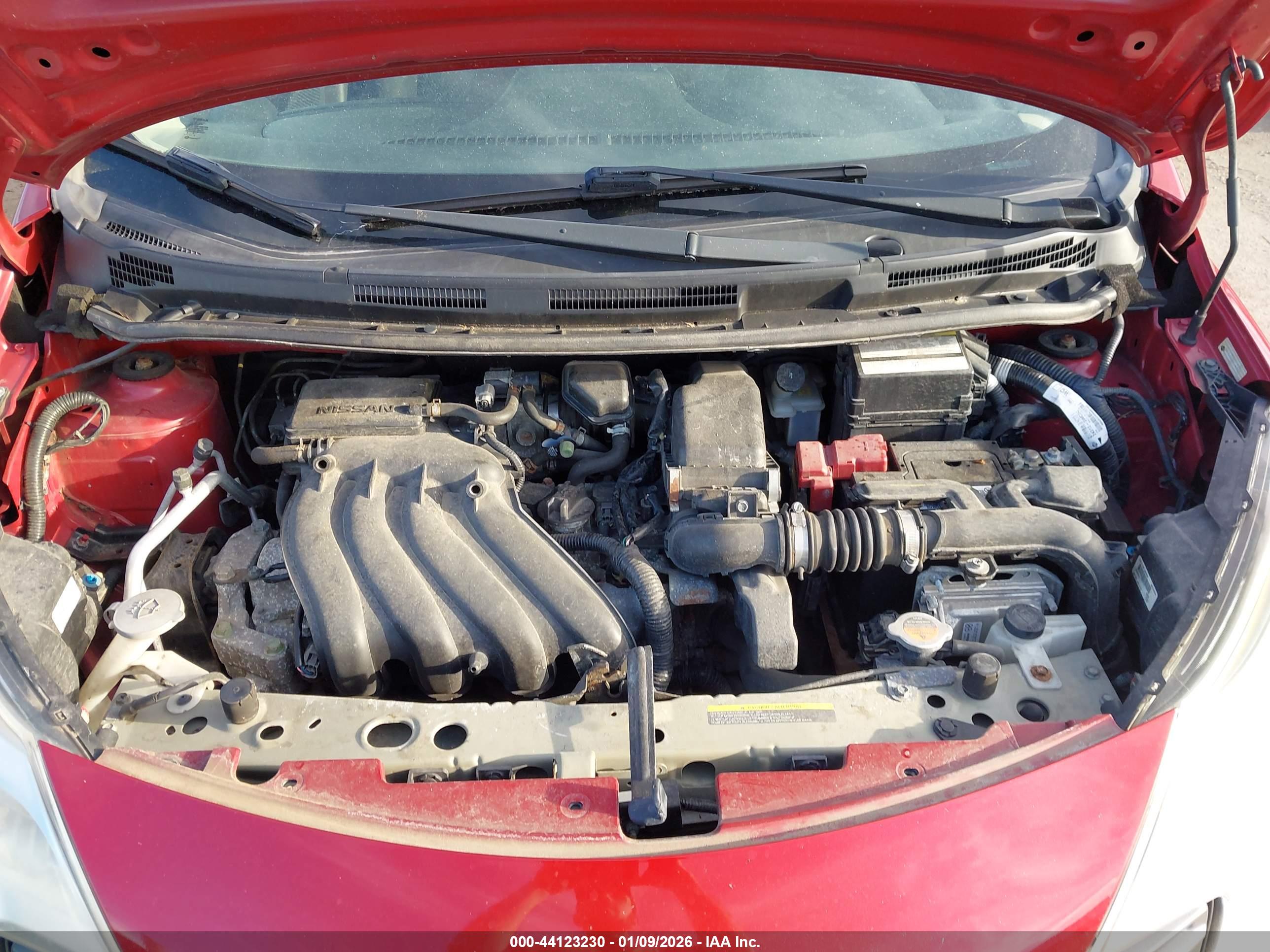 NISSAN VERSA image 10