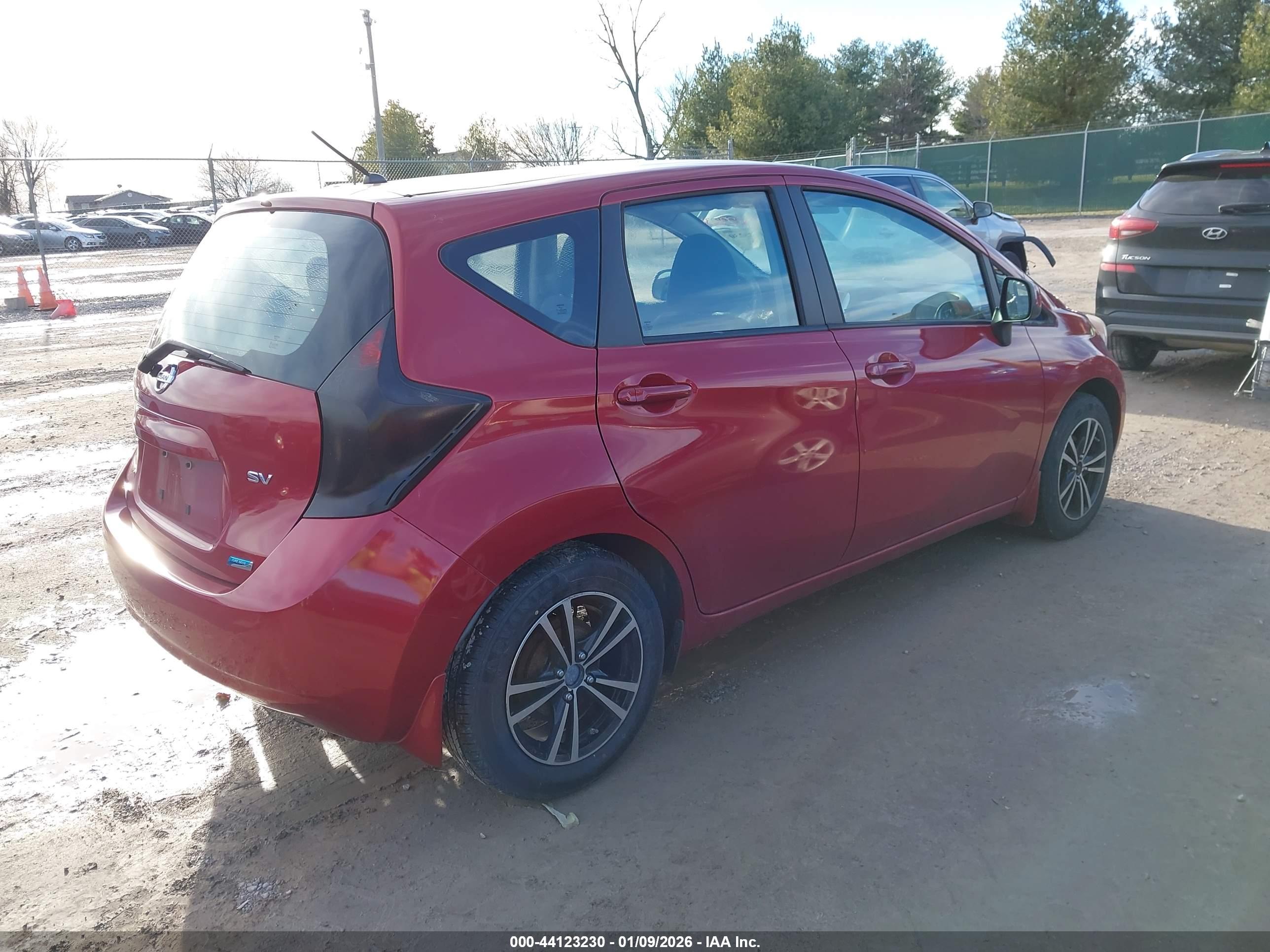 NISSAN VERSA image 4