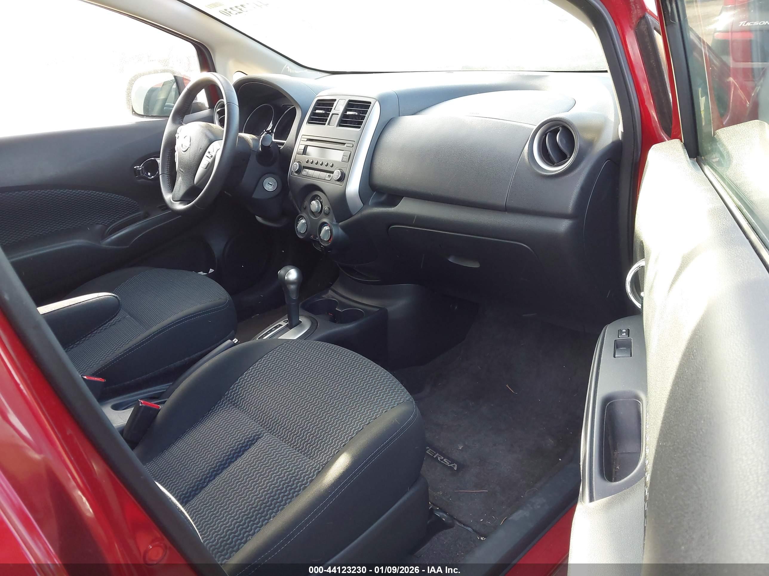 NISSAN VERSA image 5