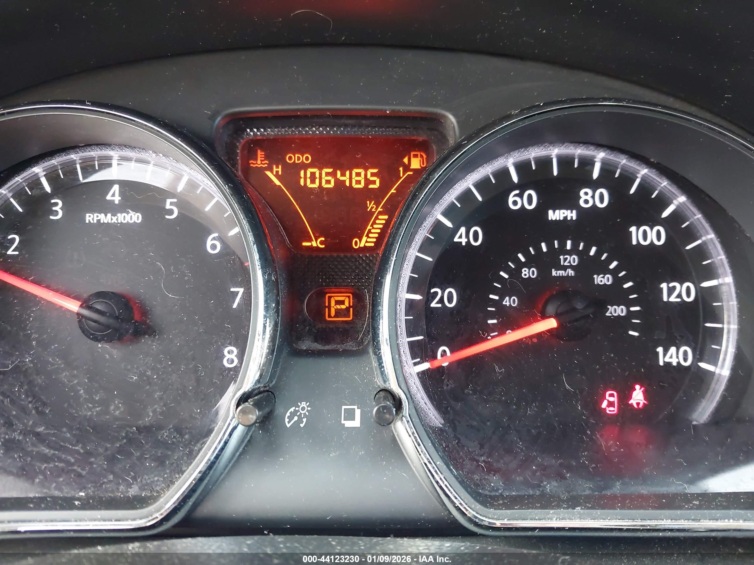 NISSAN VERSA image 7