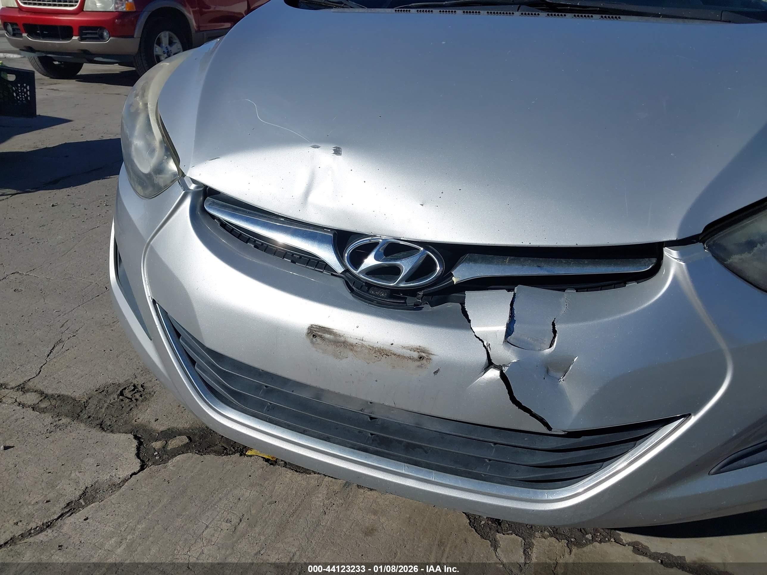 HYUNDAI ELANTRA image 6