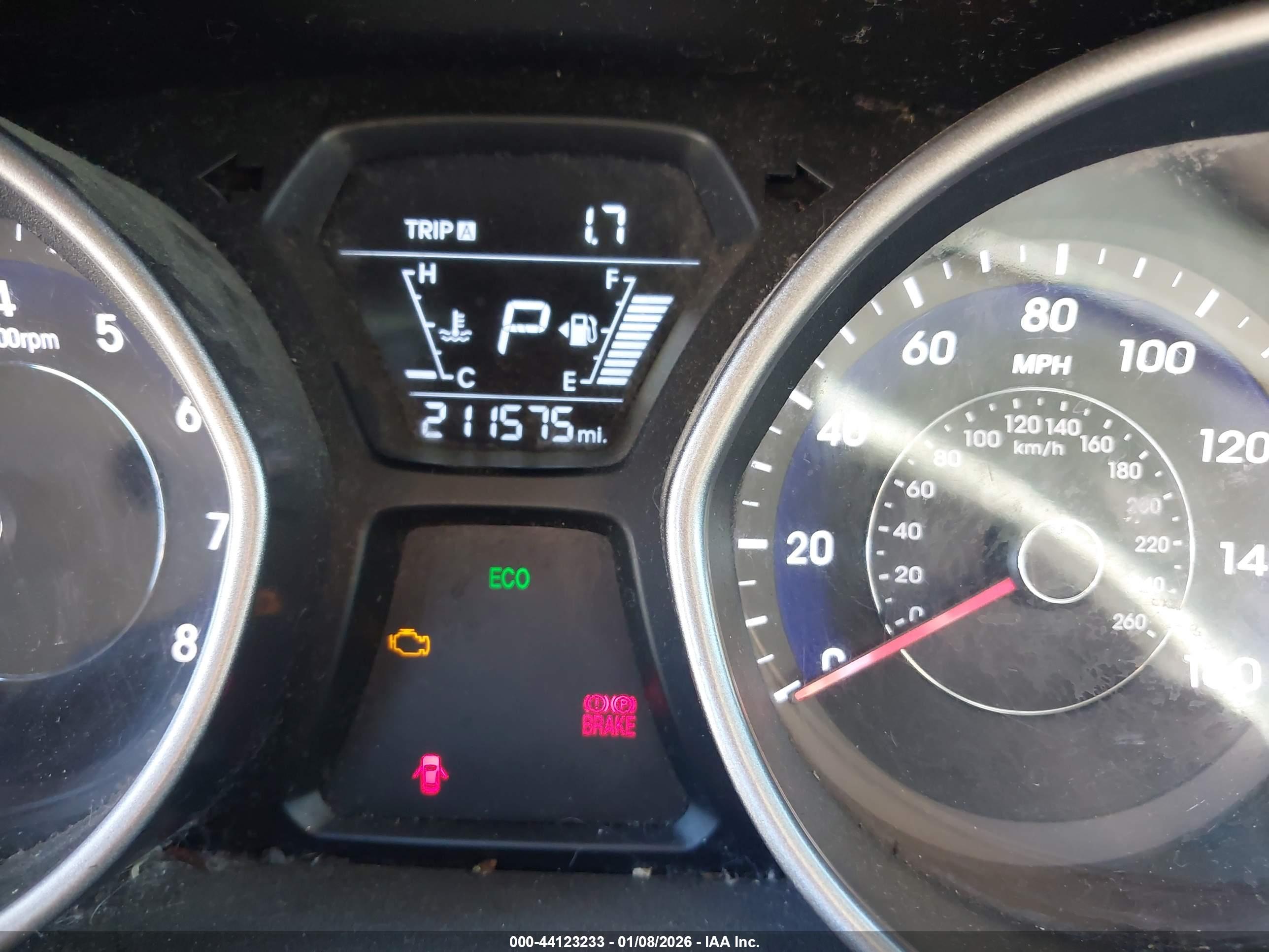 HYUNDAI ELANTRA image 7