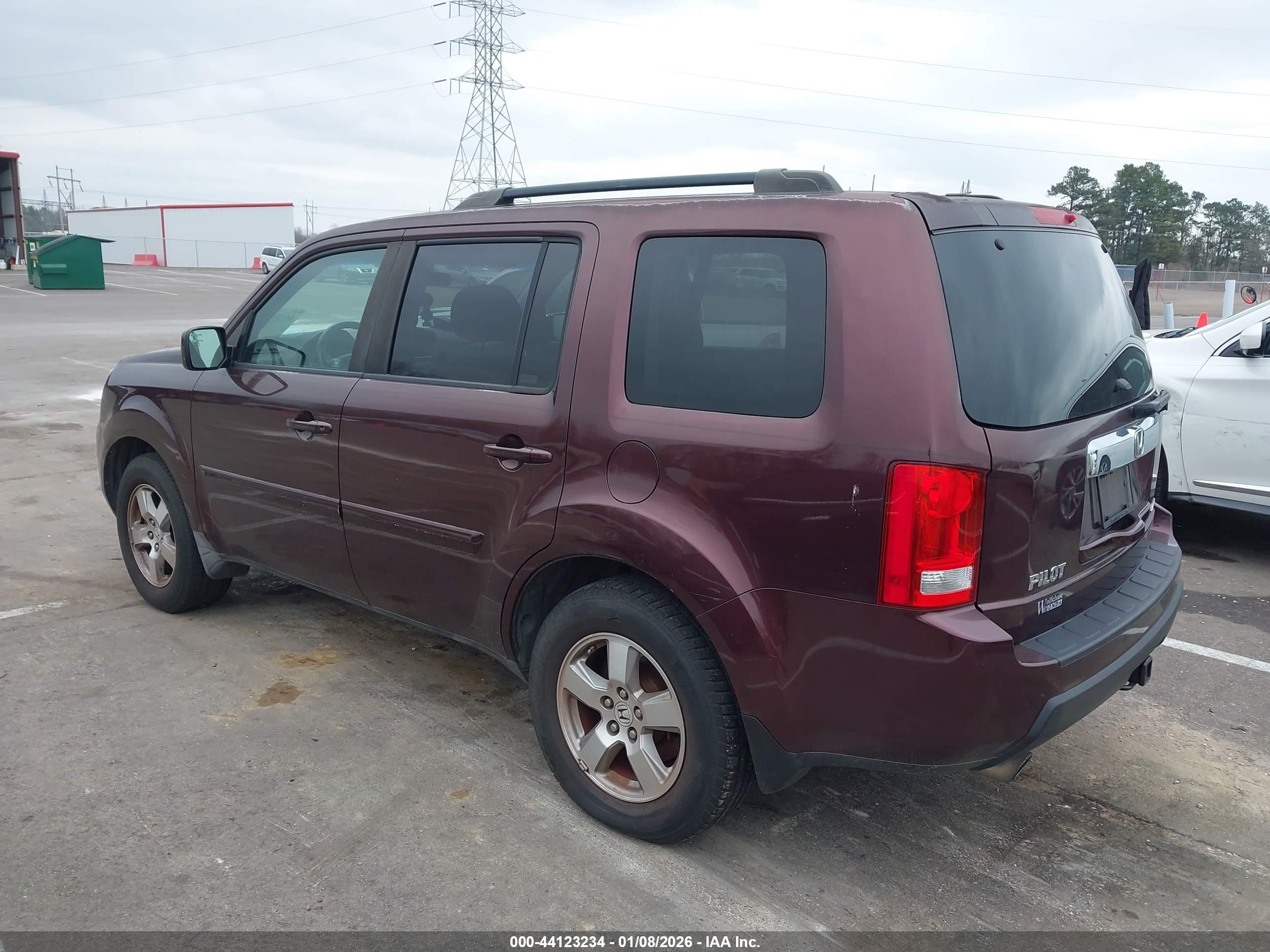 HONDA PILOT image 3