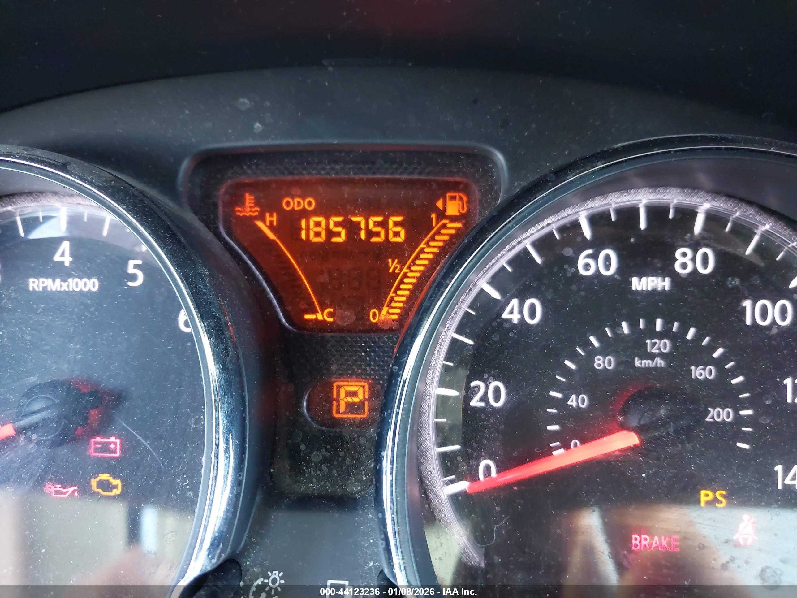 NISSAN VERSA image 7