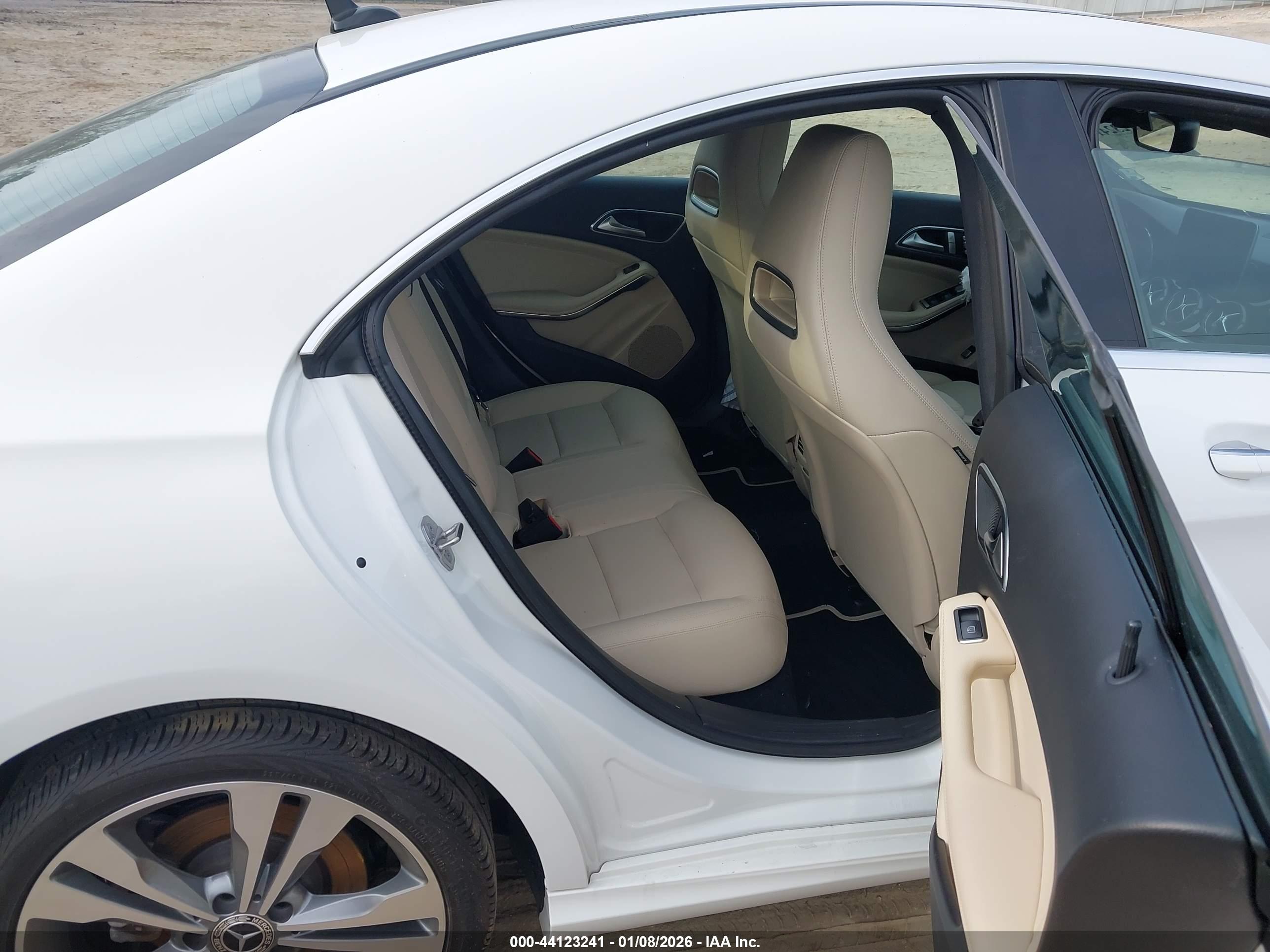 MERCEDES-BENZ CLA image 8