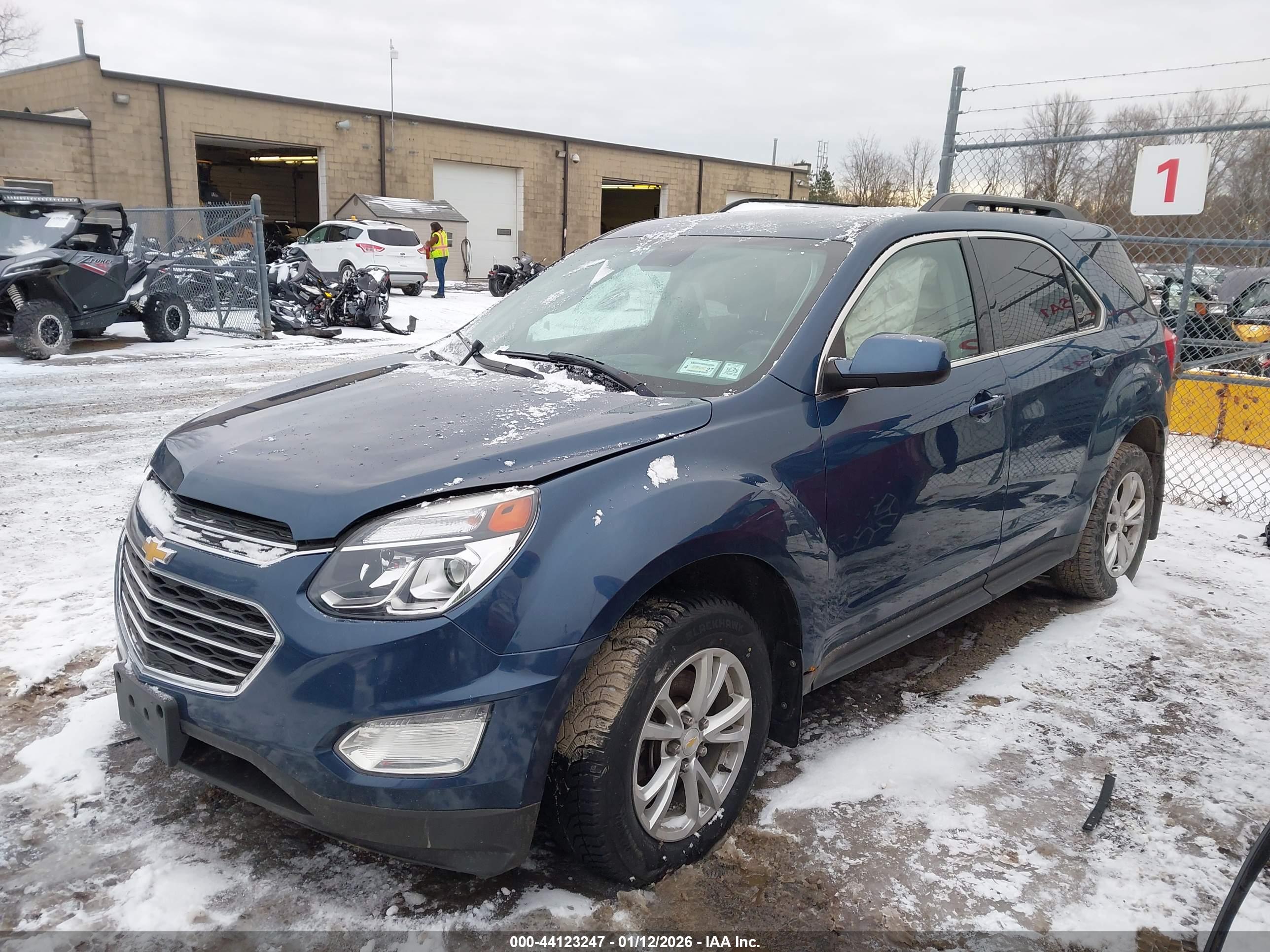 CHEVROLET EQUINOX image 2