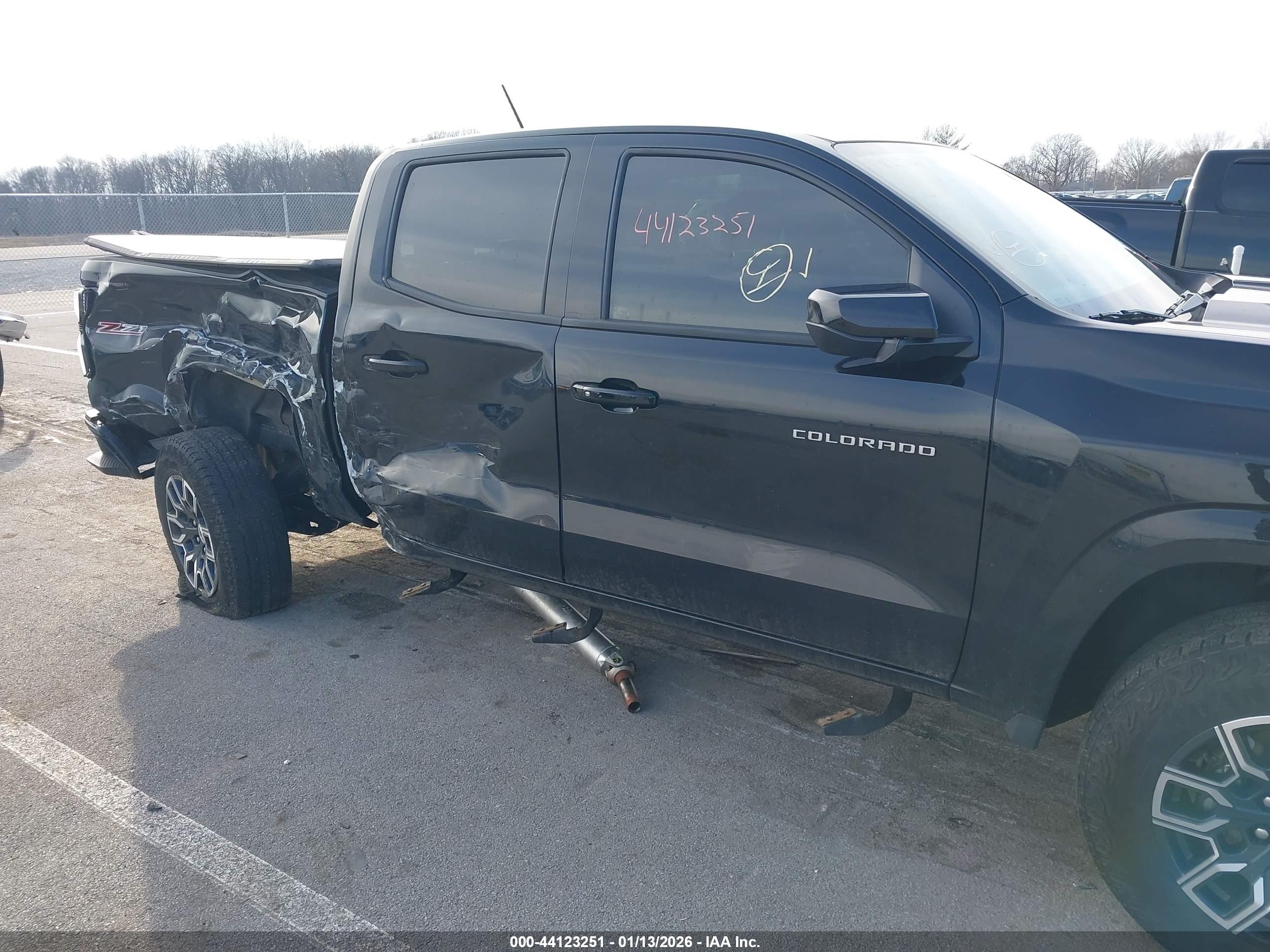 CHEVROLET COLORADO image 6