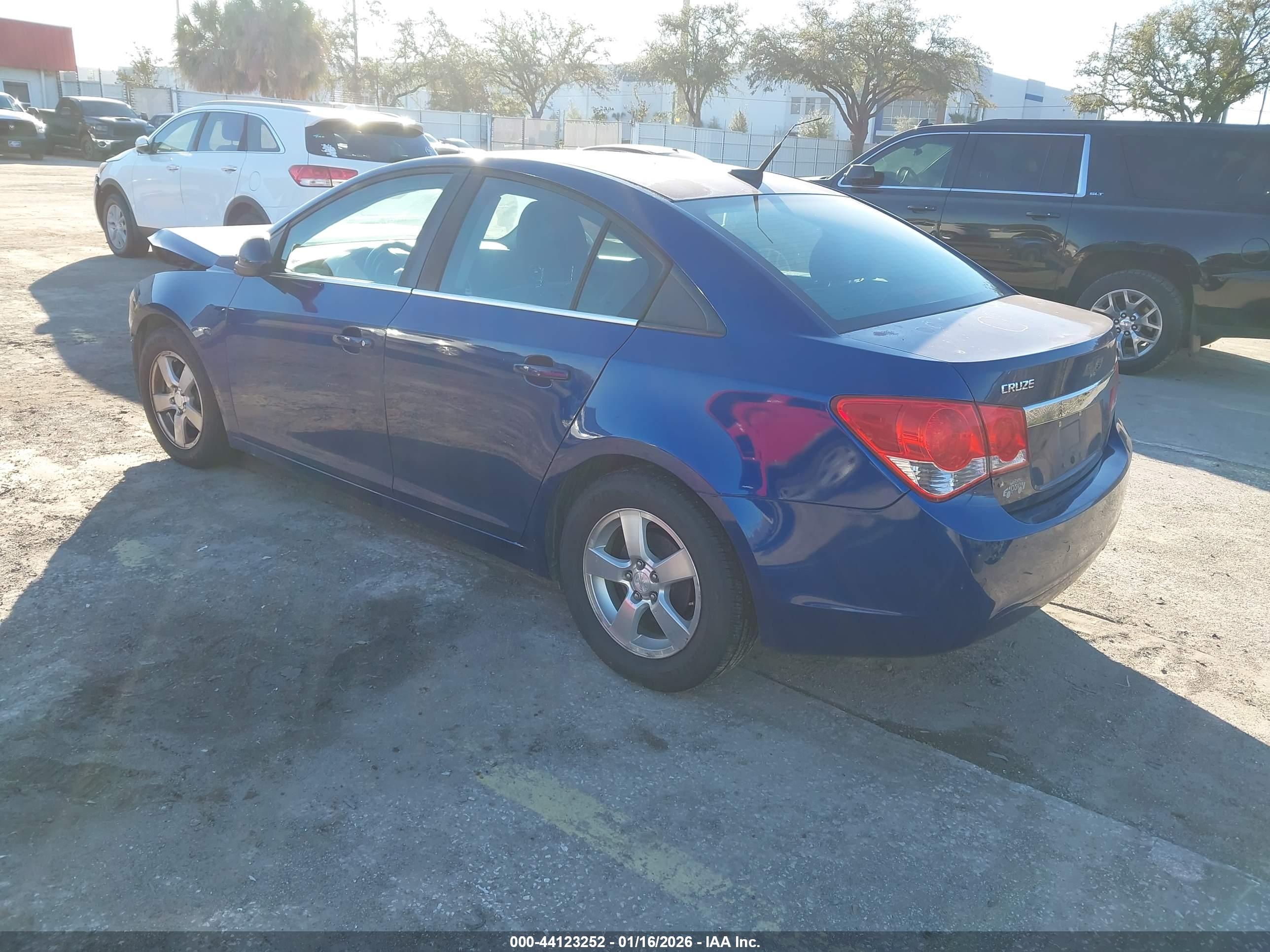 CHEVROLET CRUZE image 3