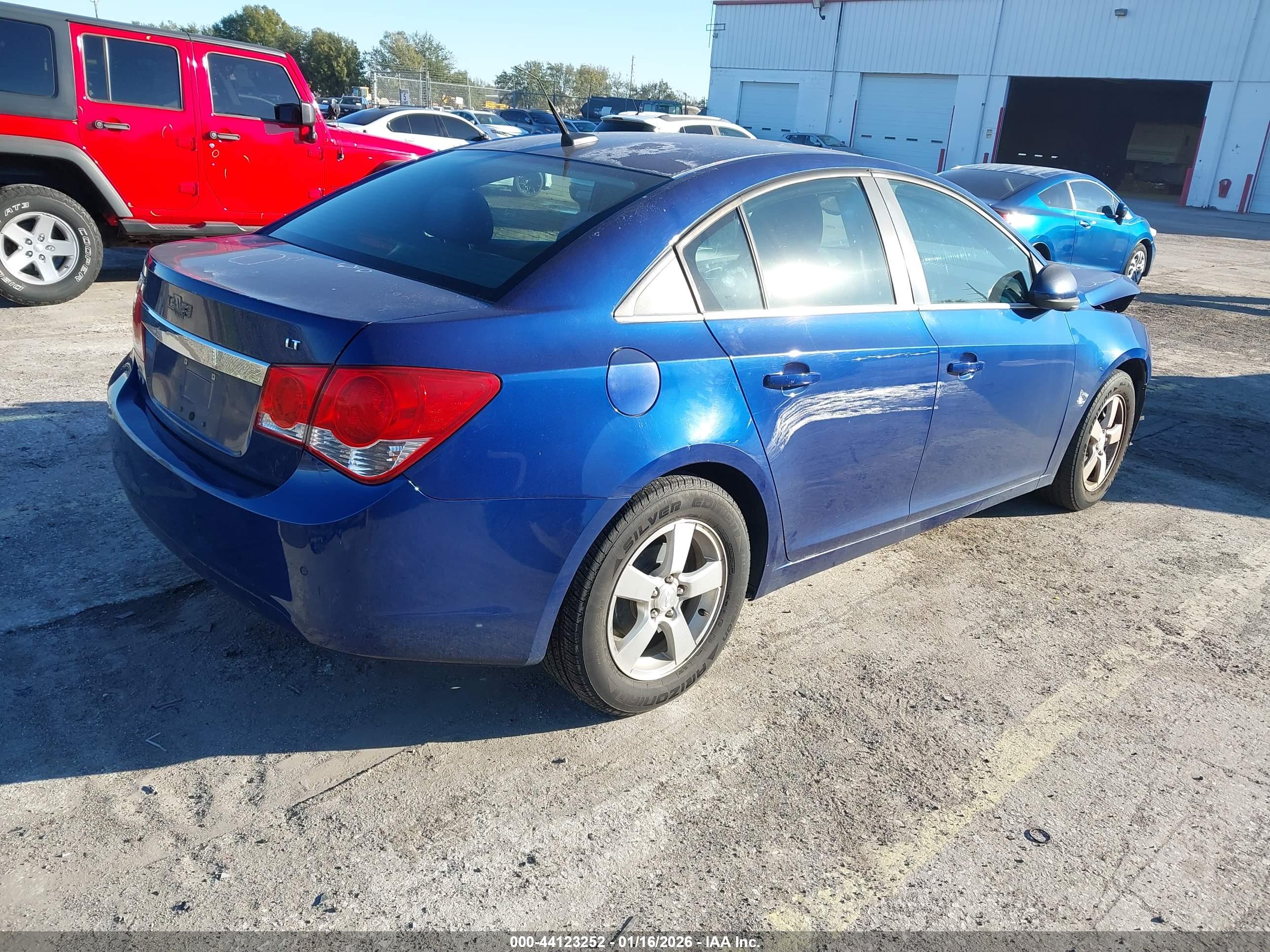CHEVROLET CRUZE image 4
