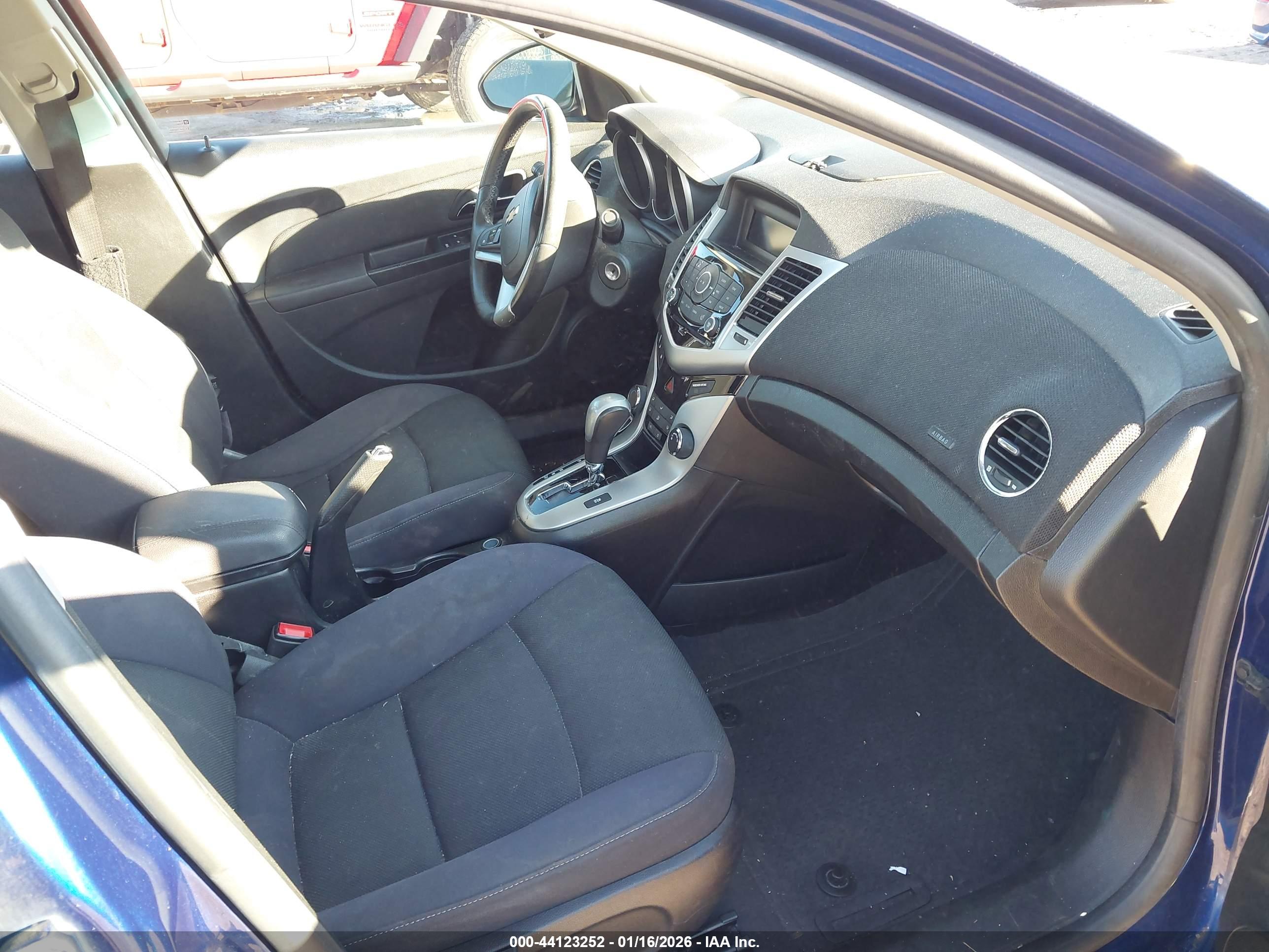 CHEVROLET CRUZE image 5