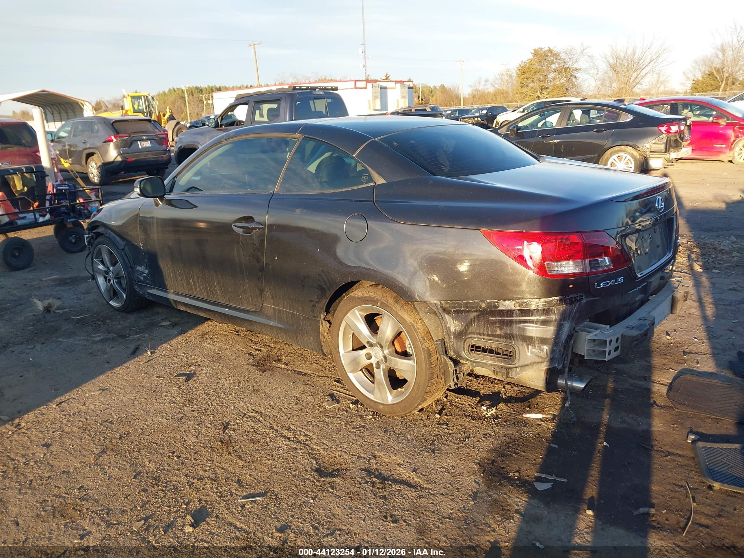 LEXUS IS image 3