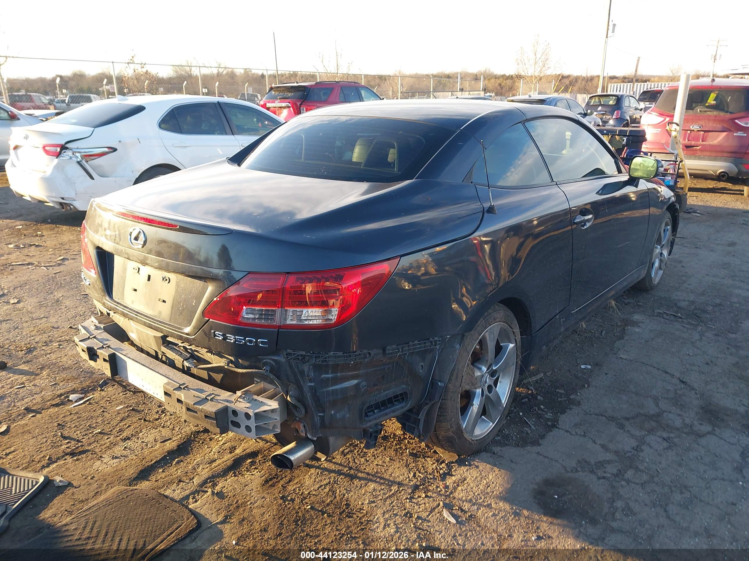 LEXUS IS image 4