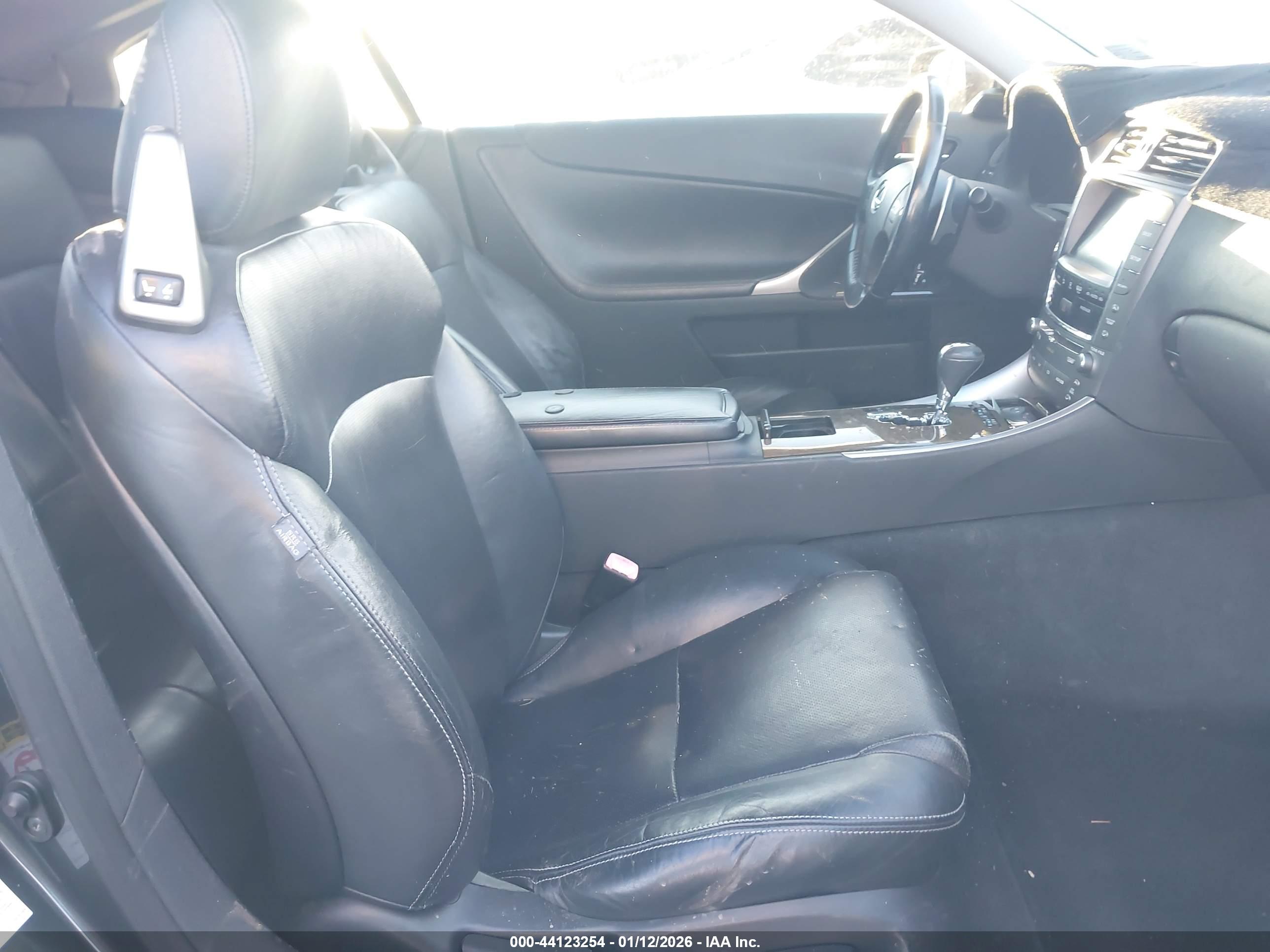LEXUS IS image 5