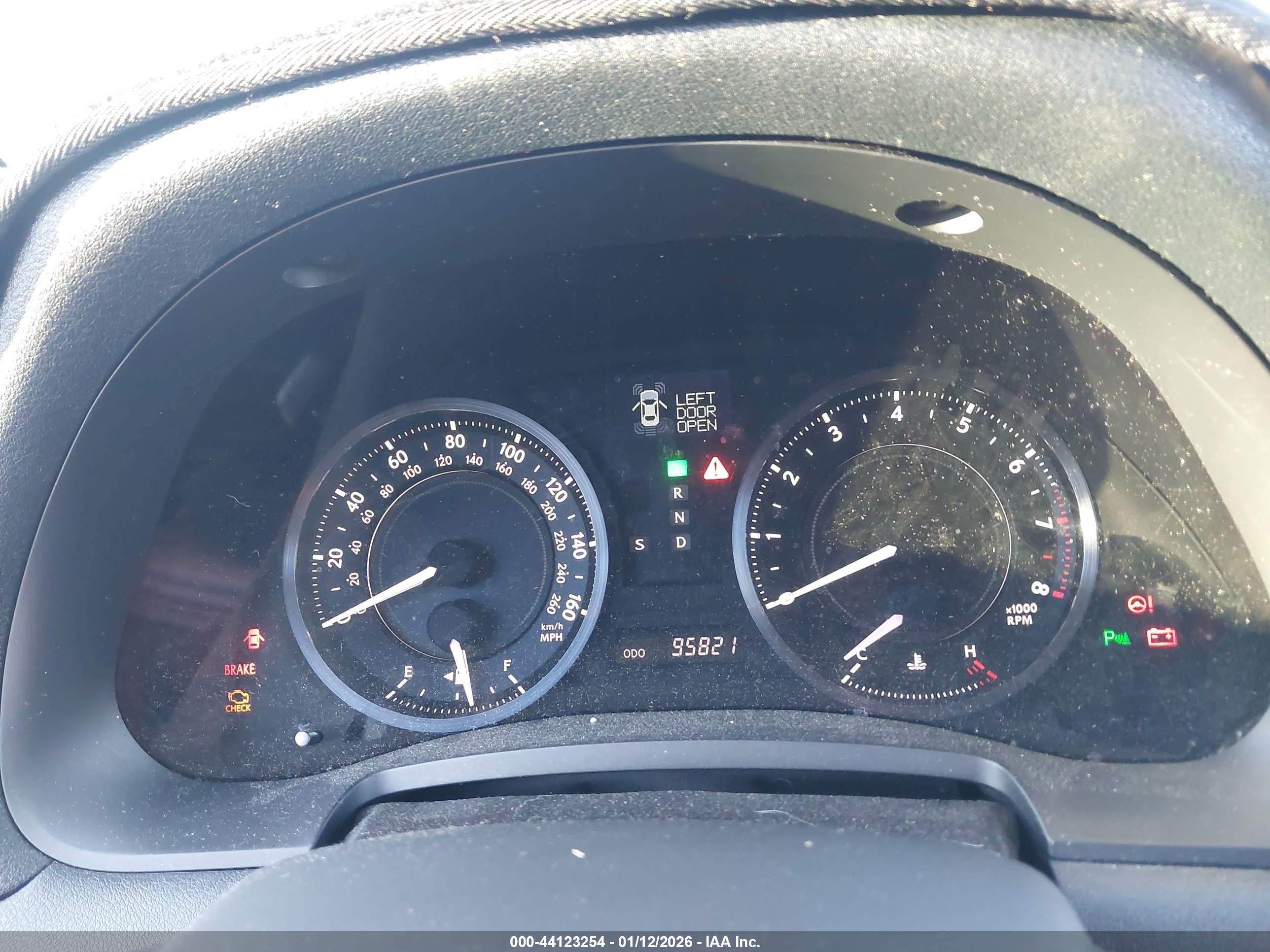 LEXUS IS image 7