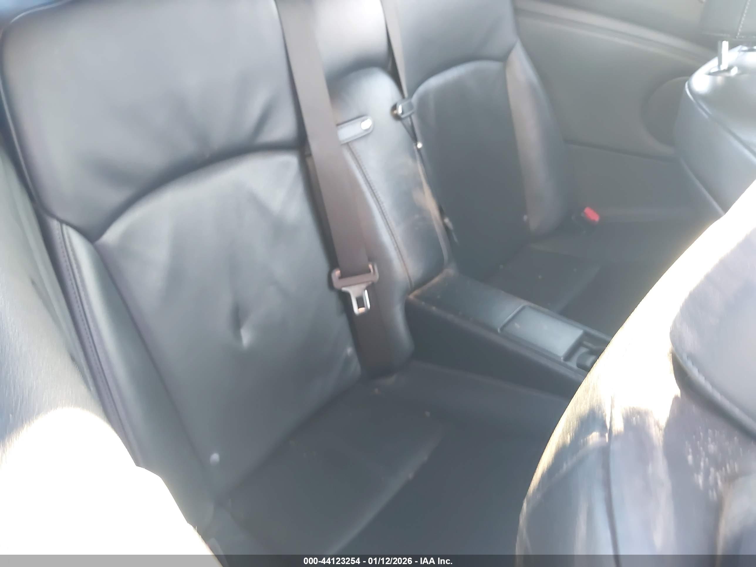 LEXUS IS image 8