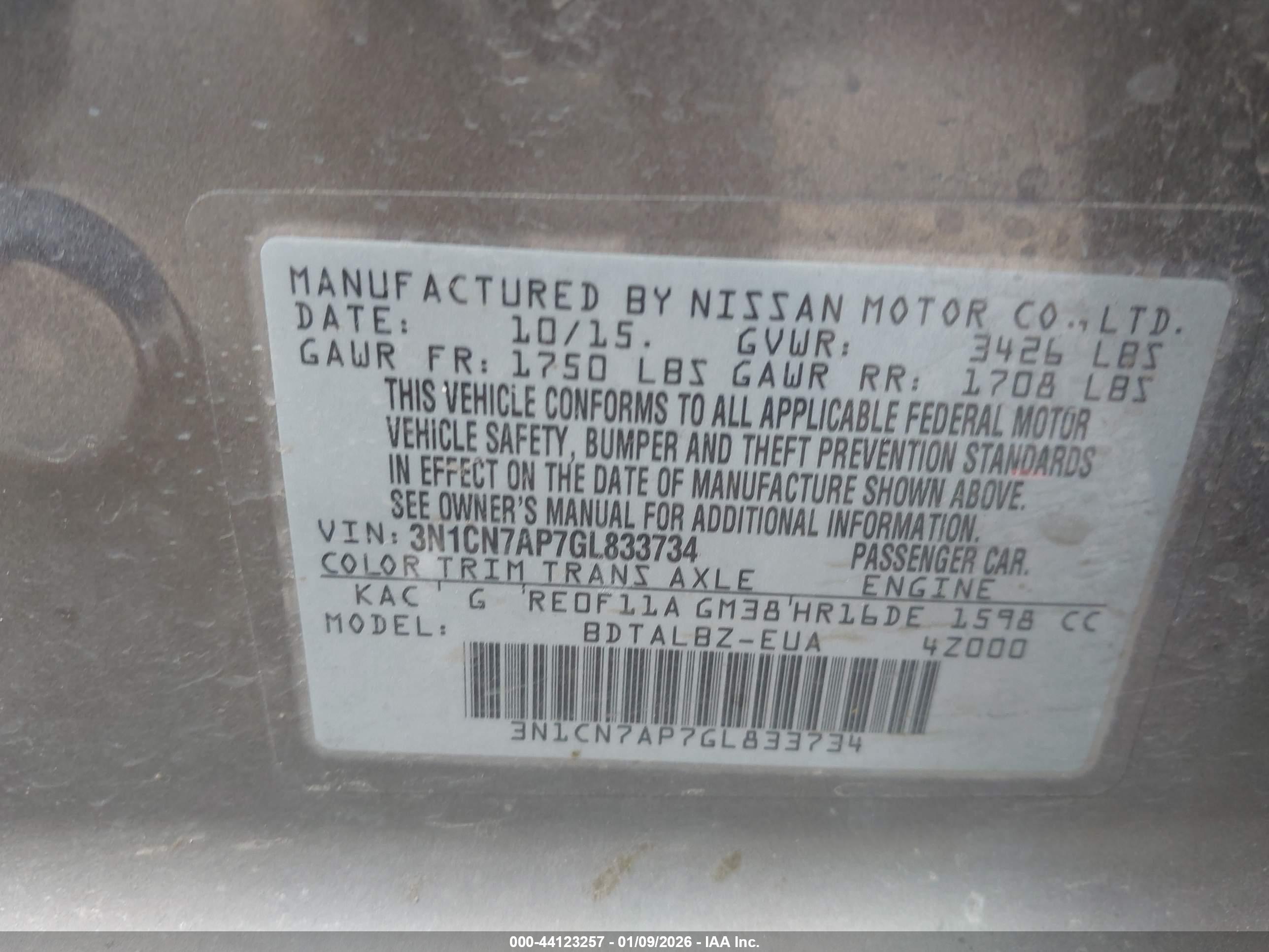 NISSAN VERSA image 9