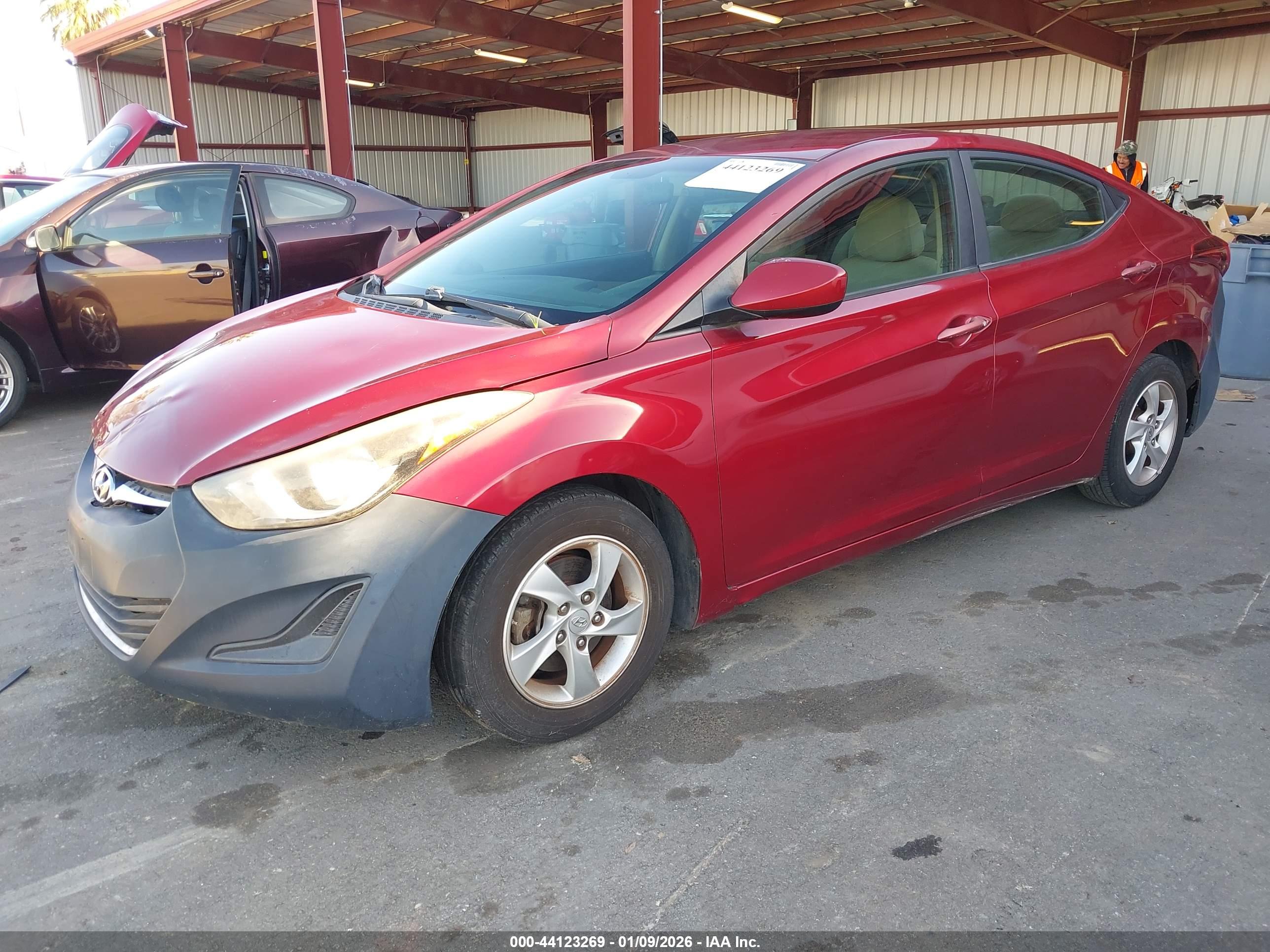 HYUNDAI ELANTRA image 2