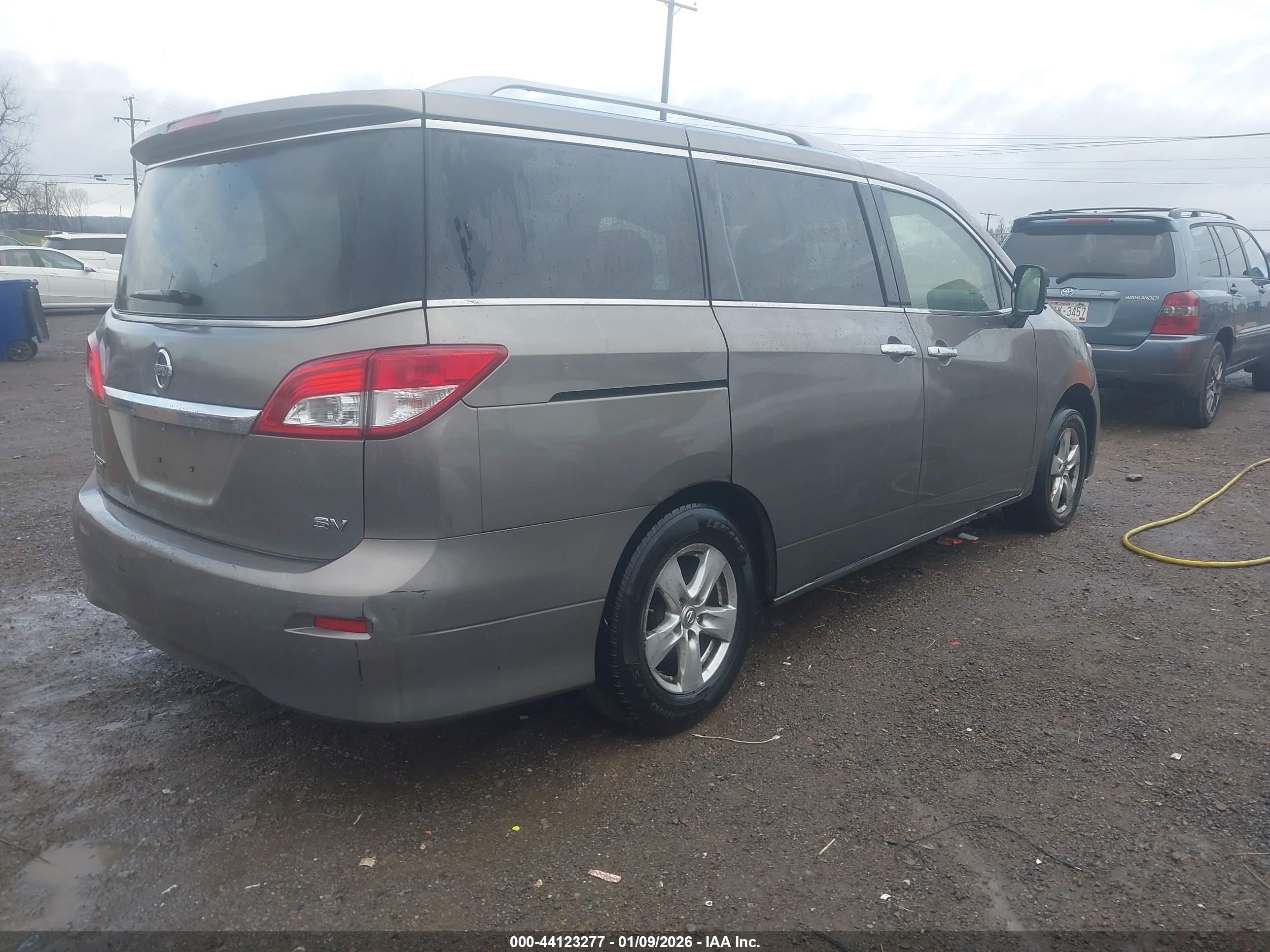 NISSAN QUEST image 4