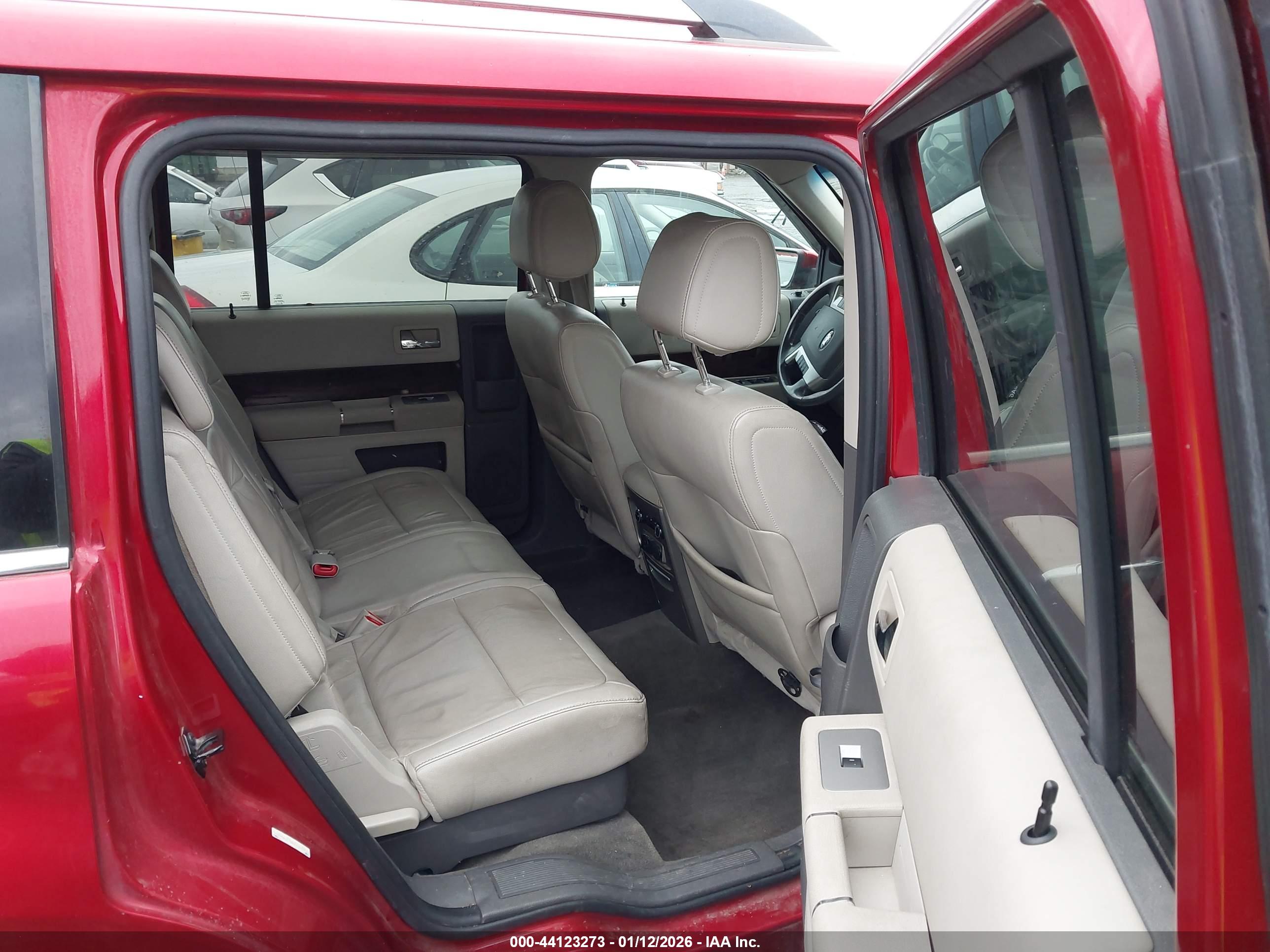 FORD FLEX image 8