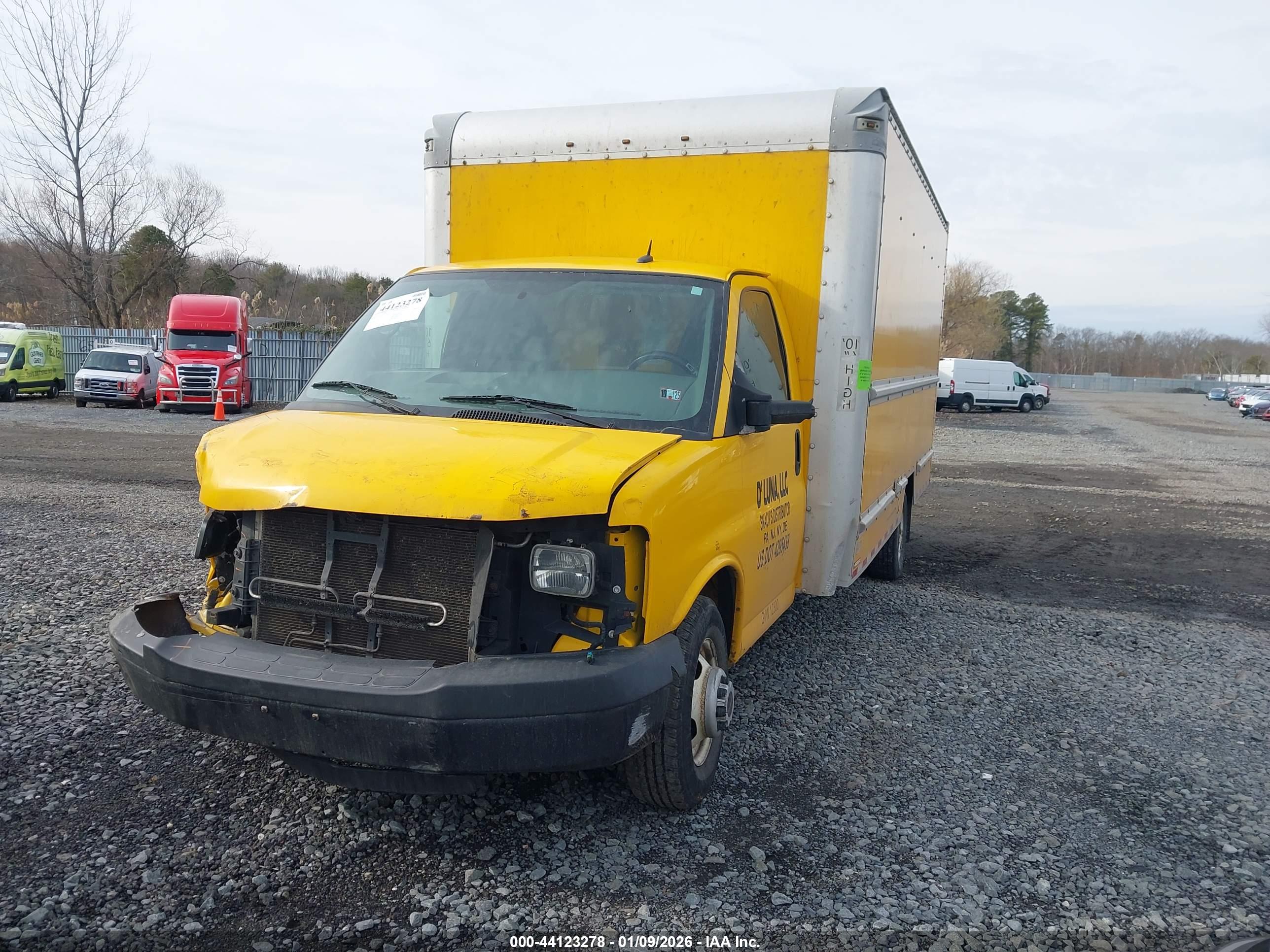 GMC SAVANA image 2