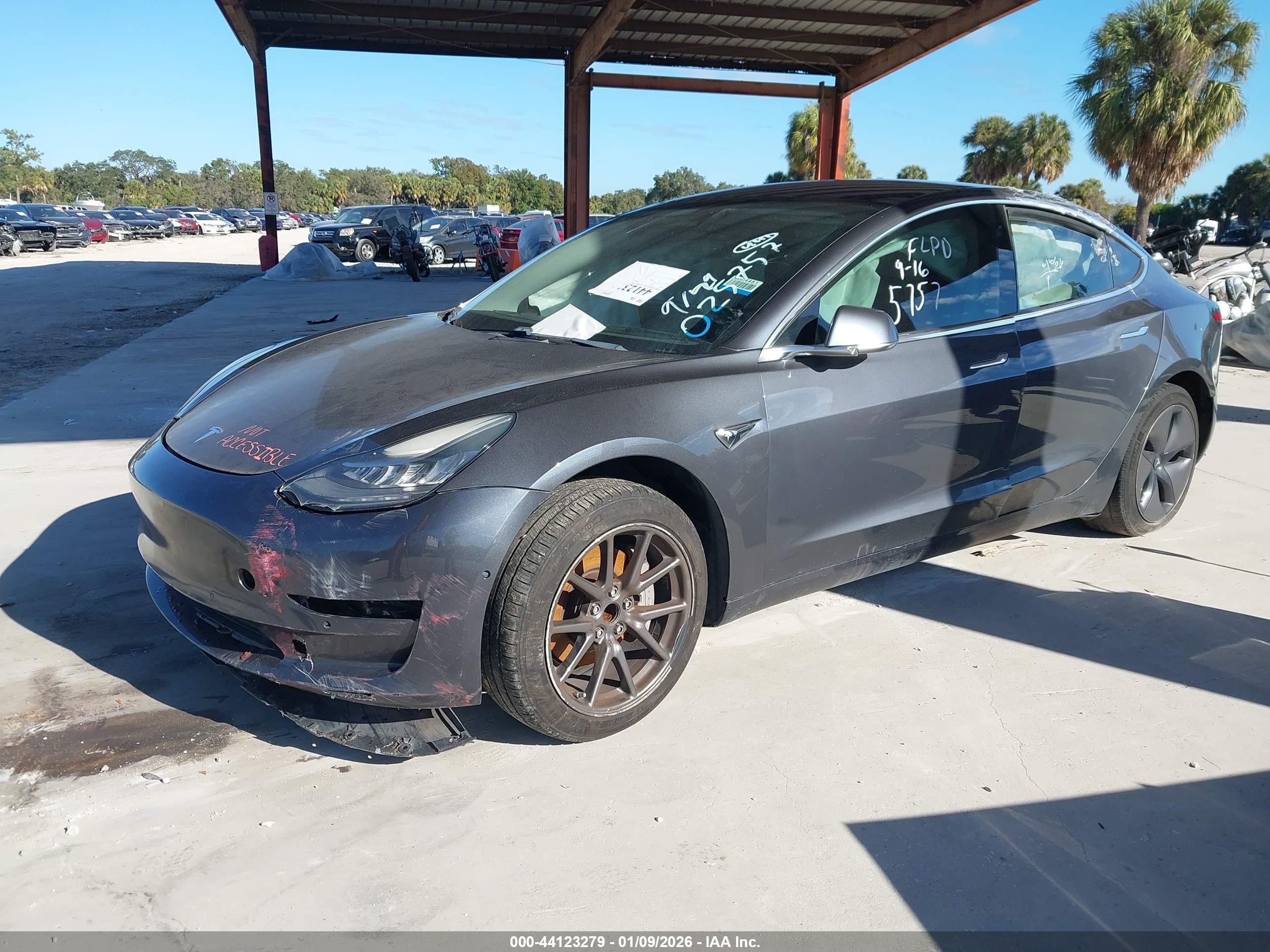 TESLA MODEL image 2
