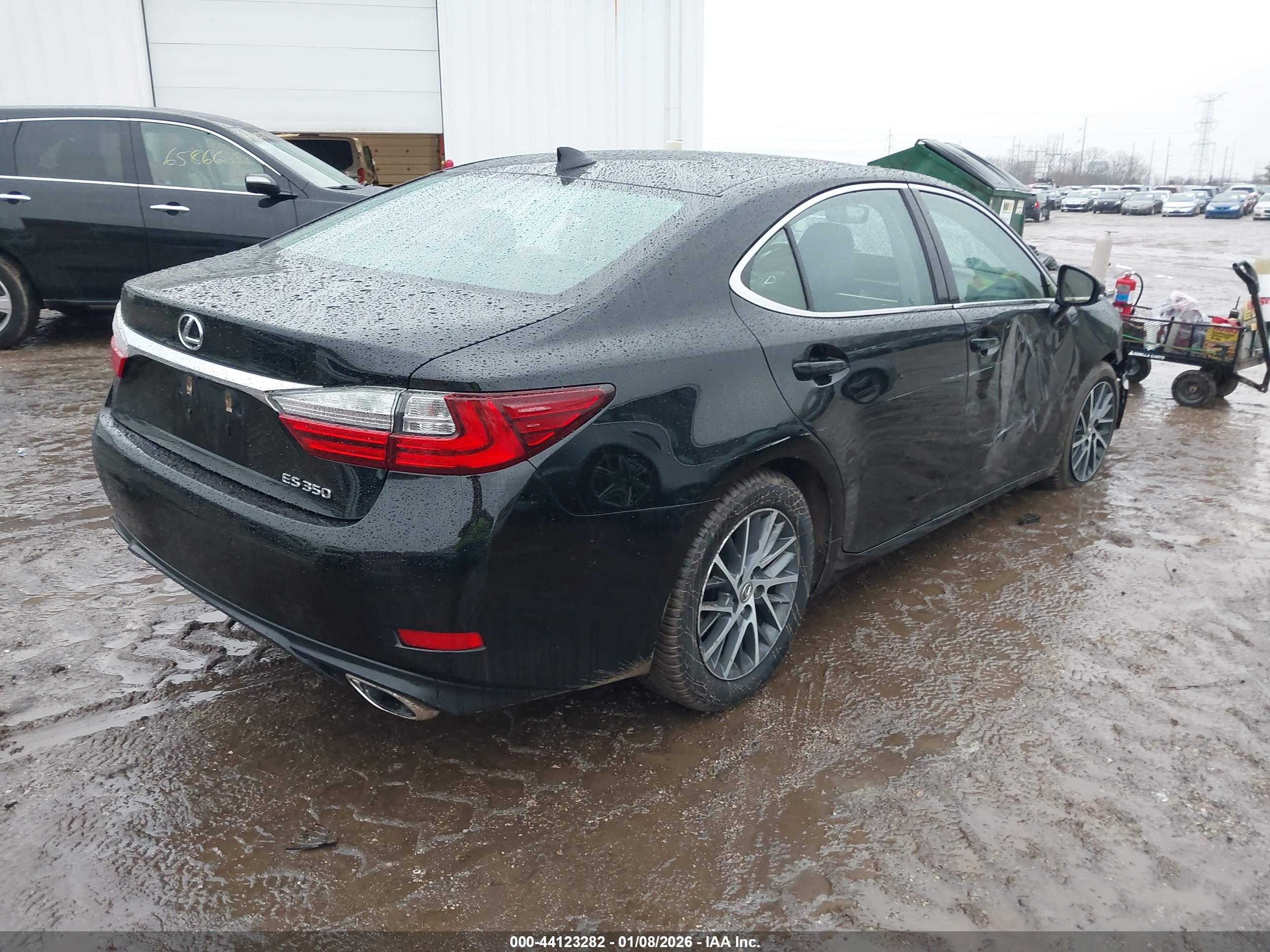 LEXUS ES image 4