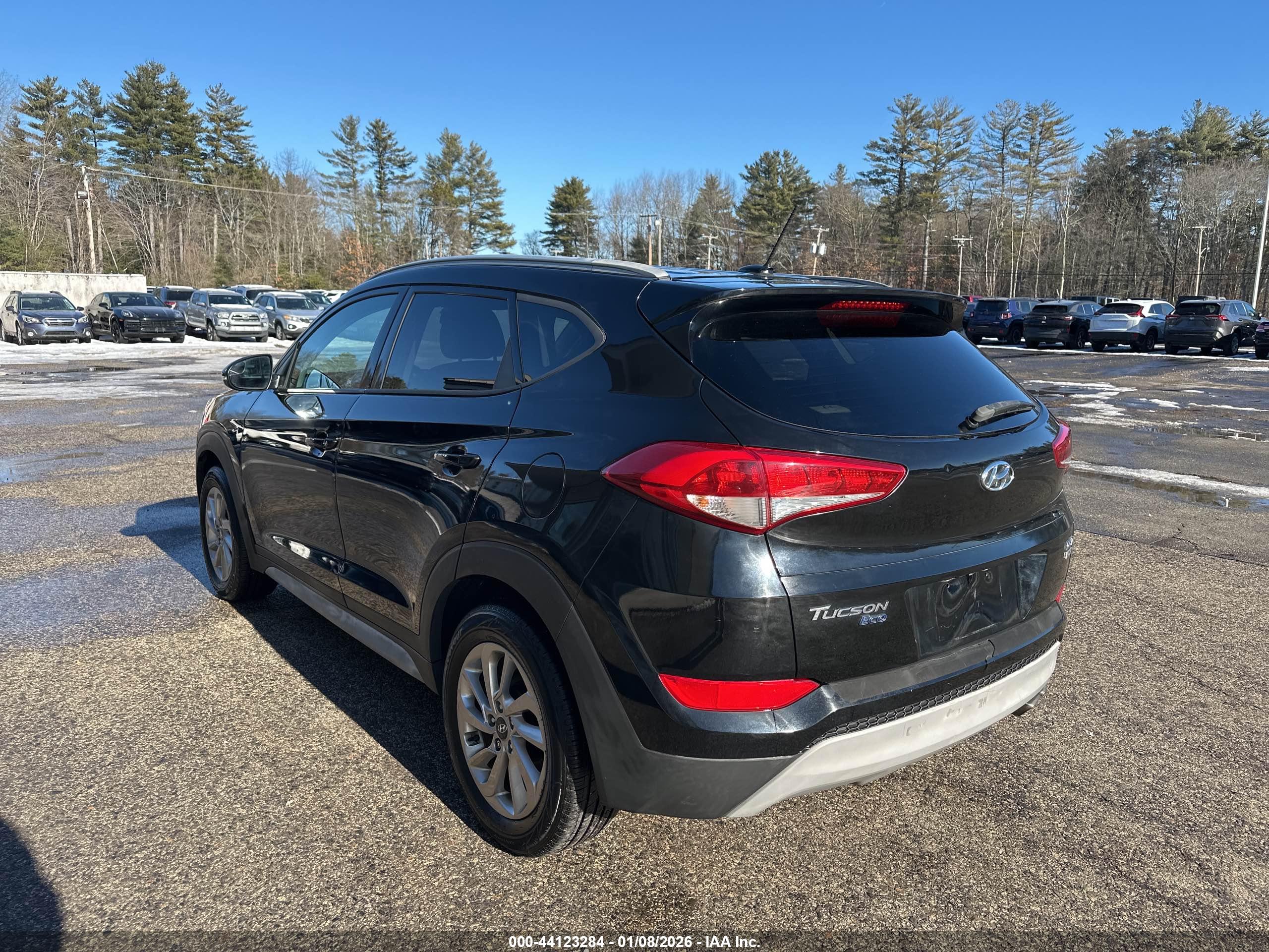 HYUNDAI TUCSON image 3