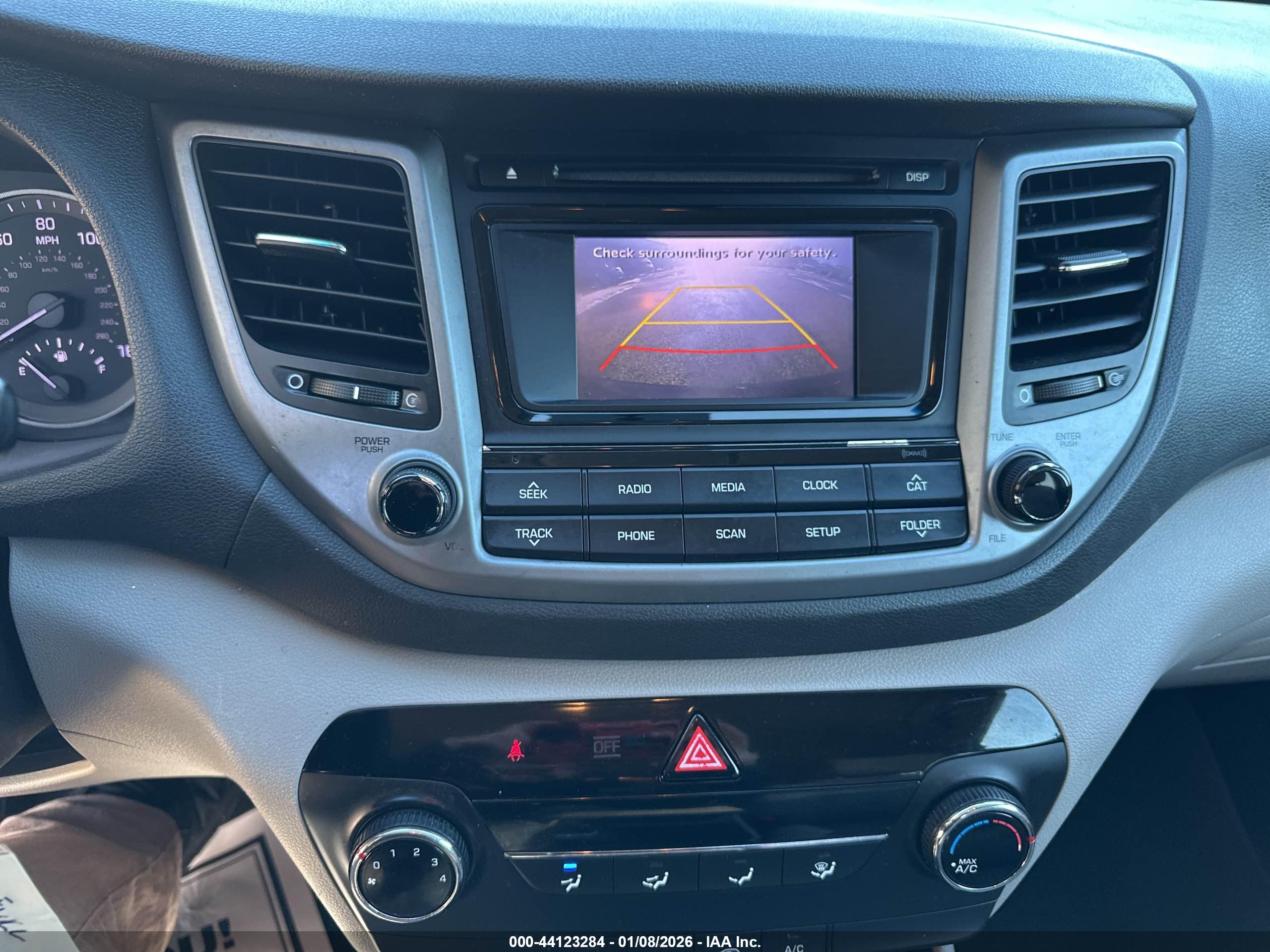 HYUNDAI TUCSON image 6