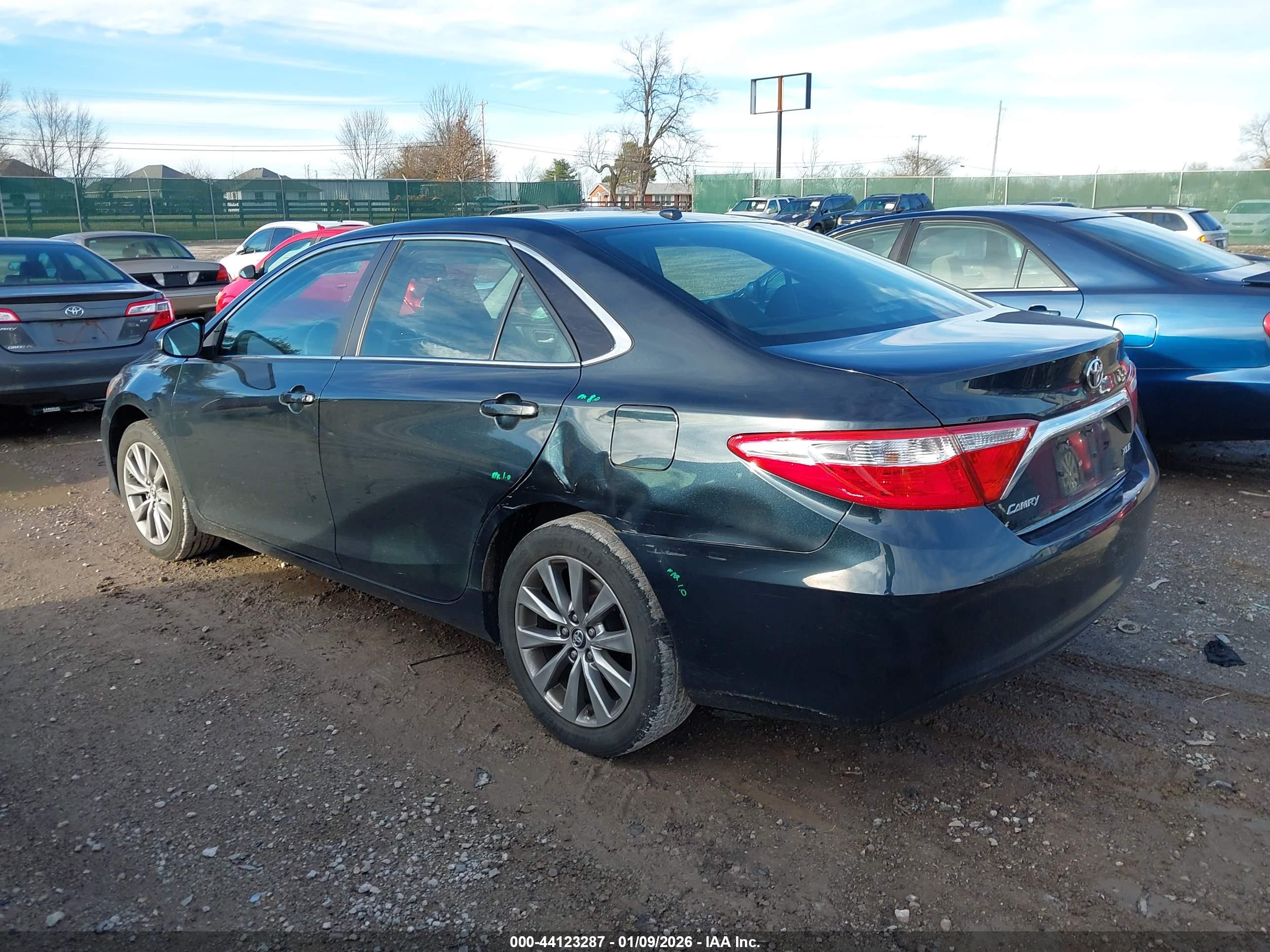 TOYOTA CAMRY image 3