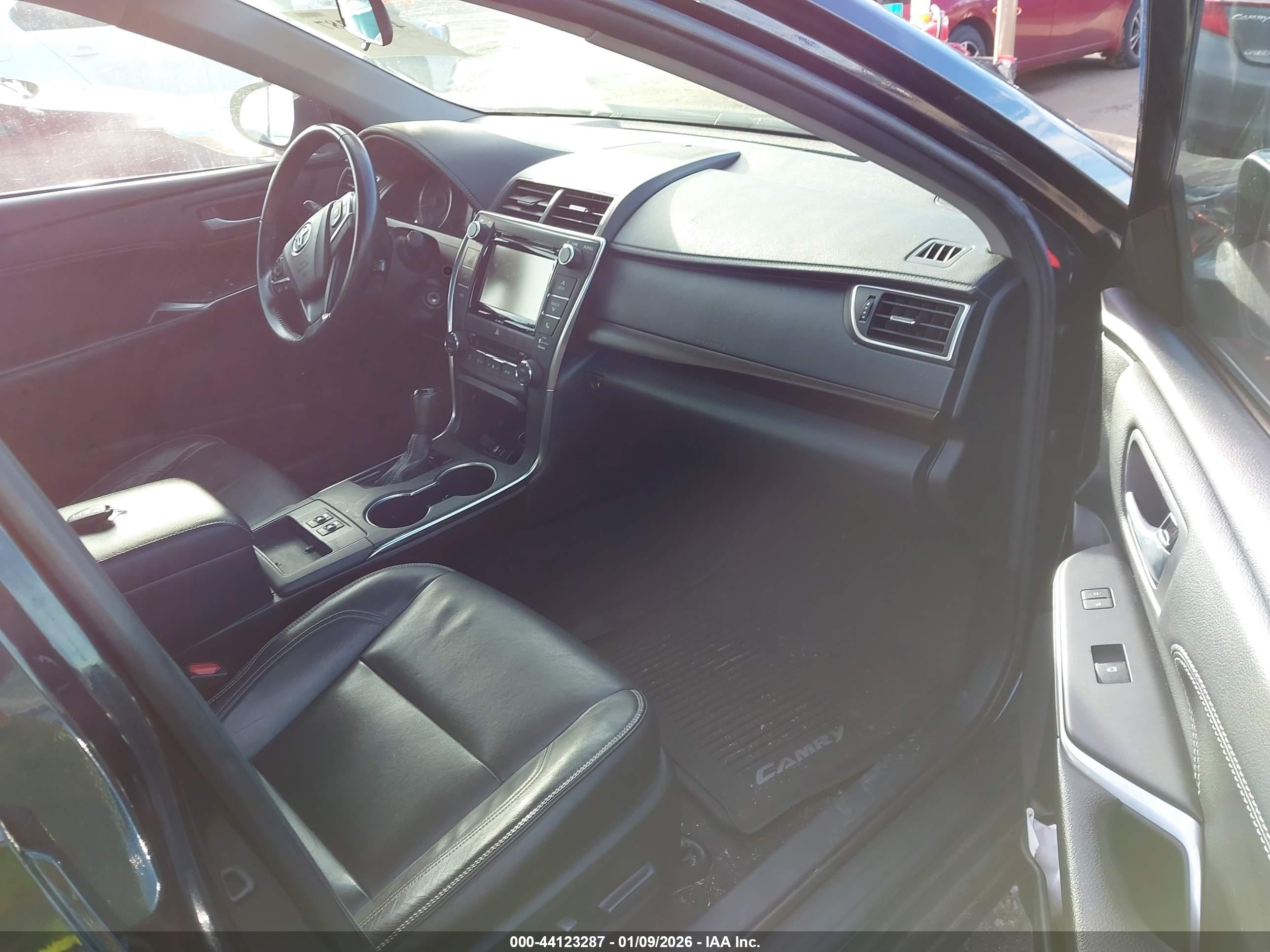 TOYOTA CAMRY image 5