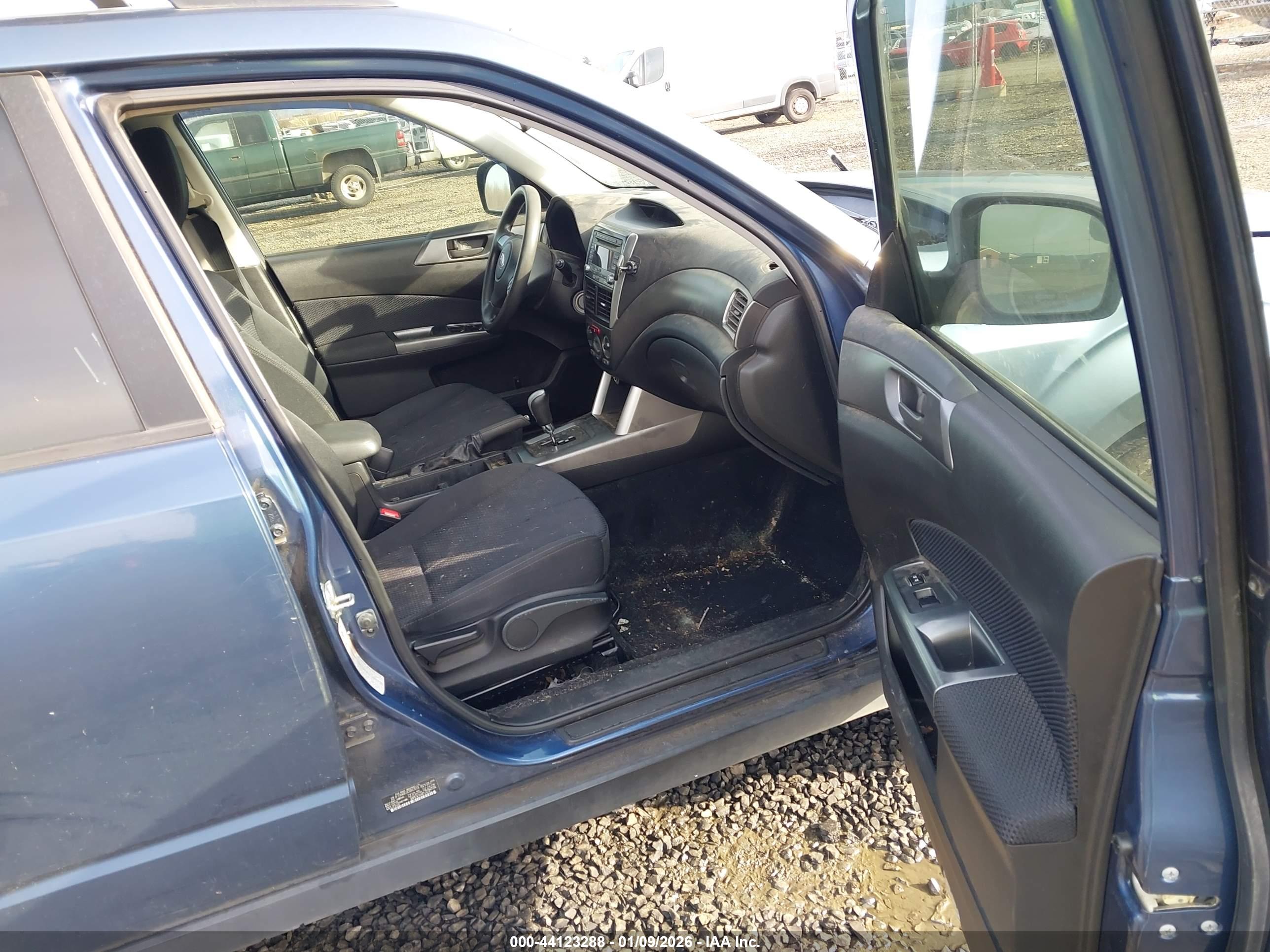 SUBARU FORESTER image 5