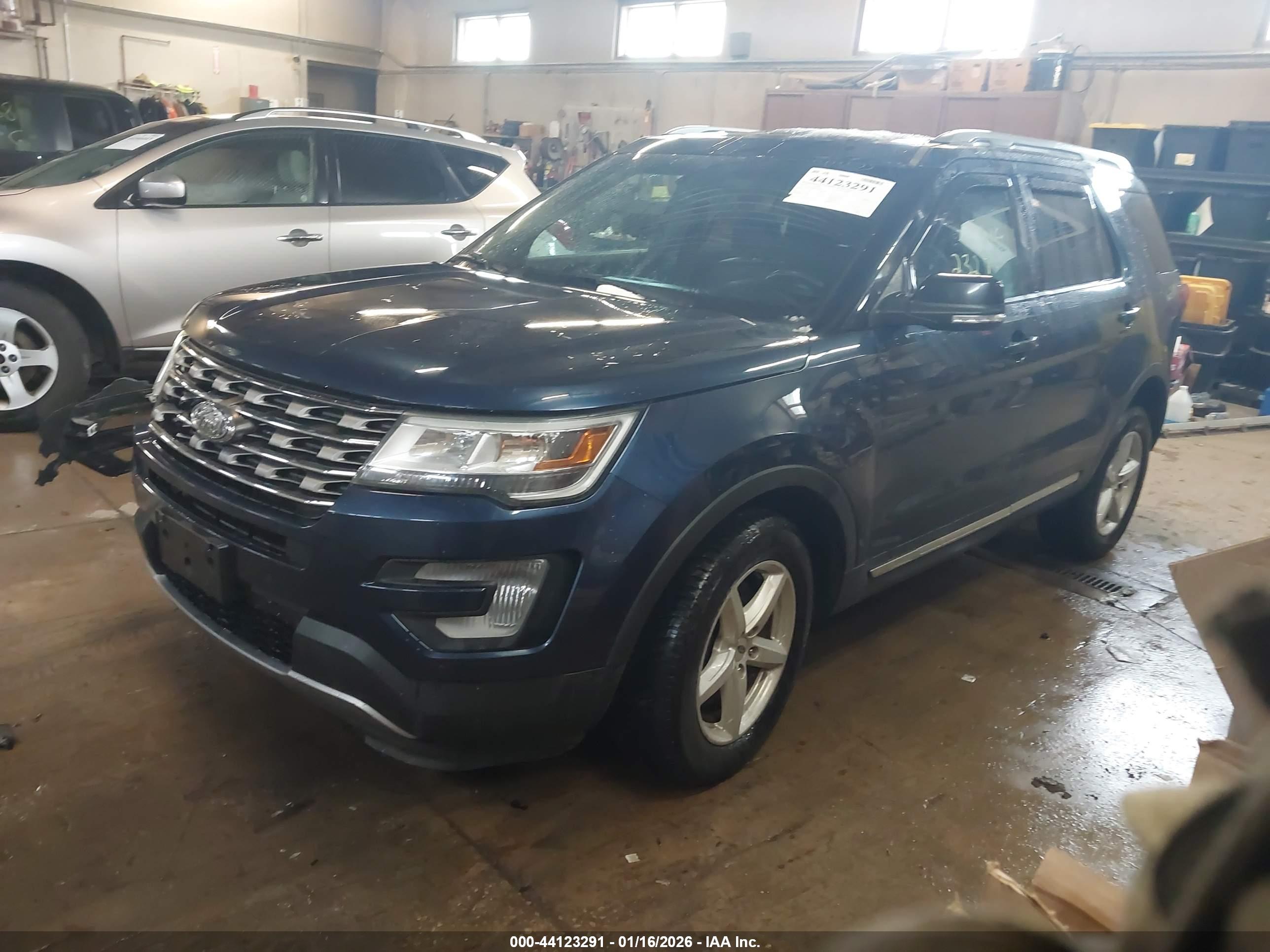 FORD EXPLORER image 2