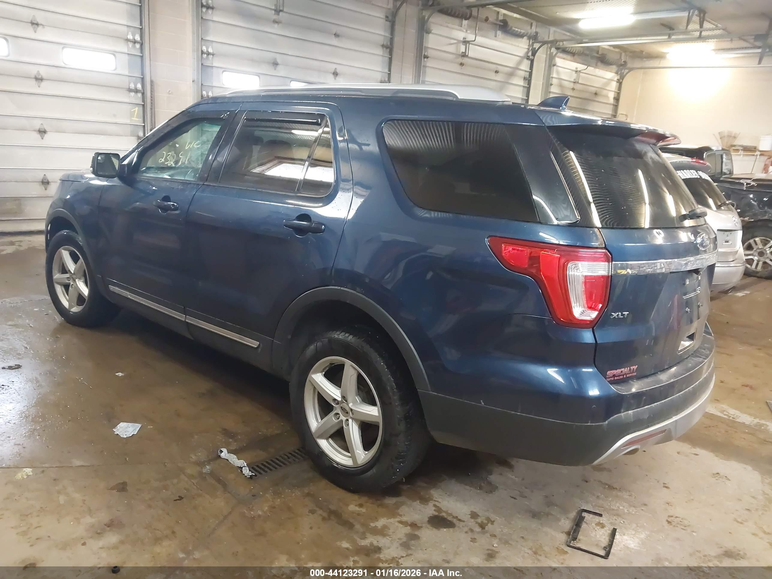 FORD EXPLORER image 3
