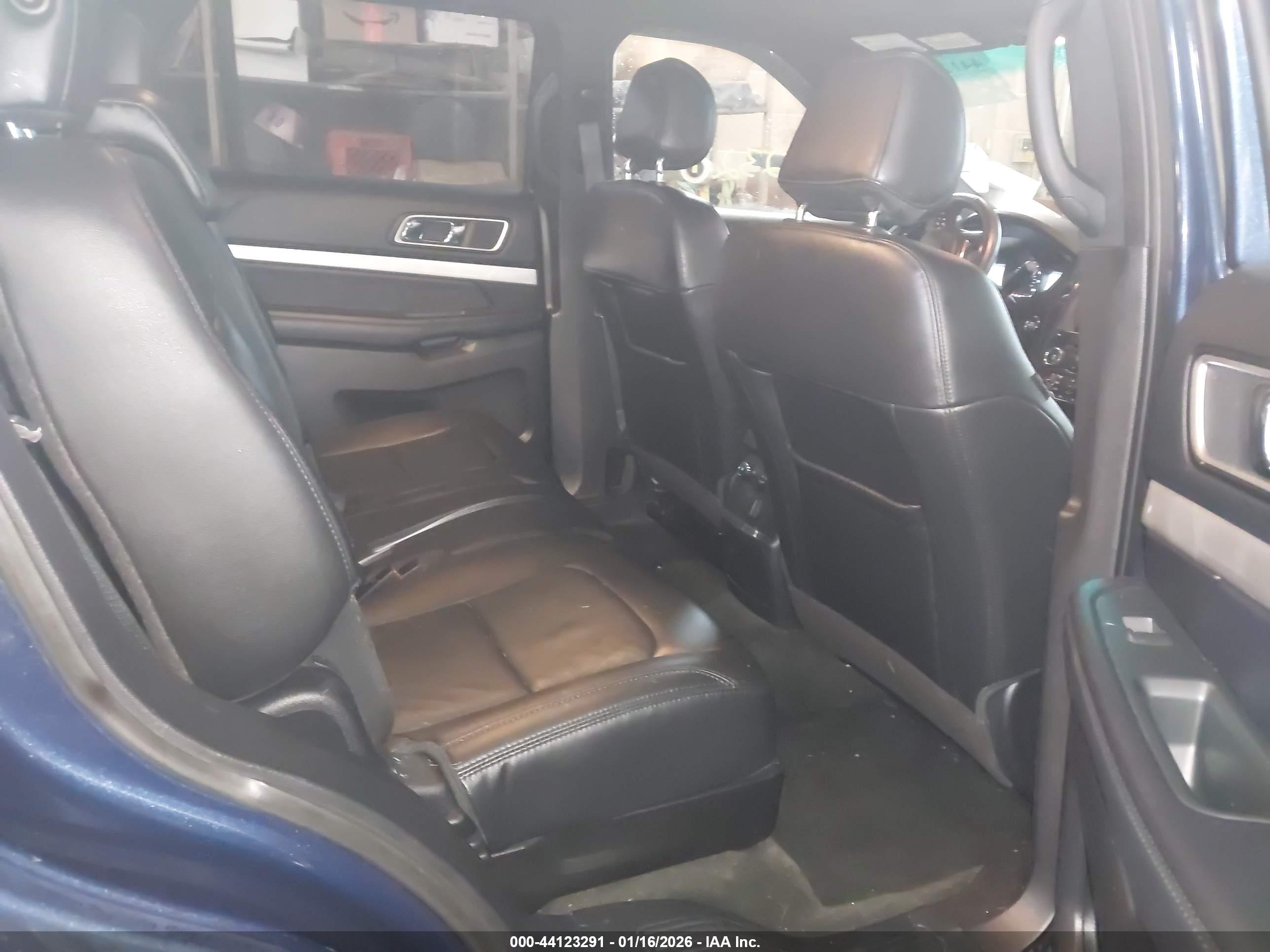 FORD EXPLORER image 8