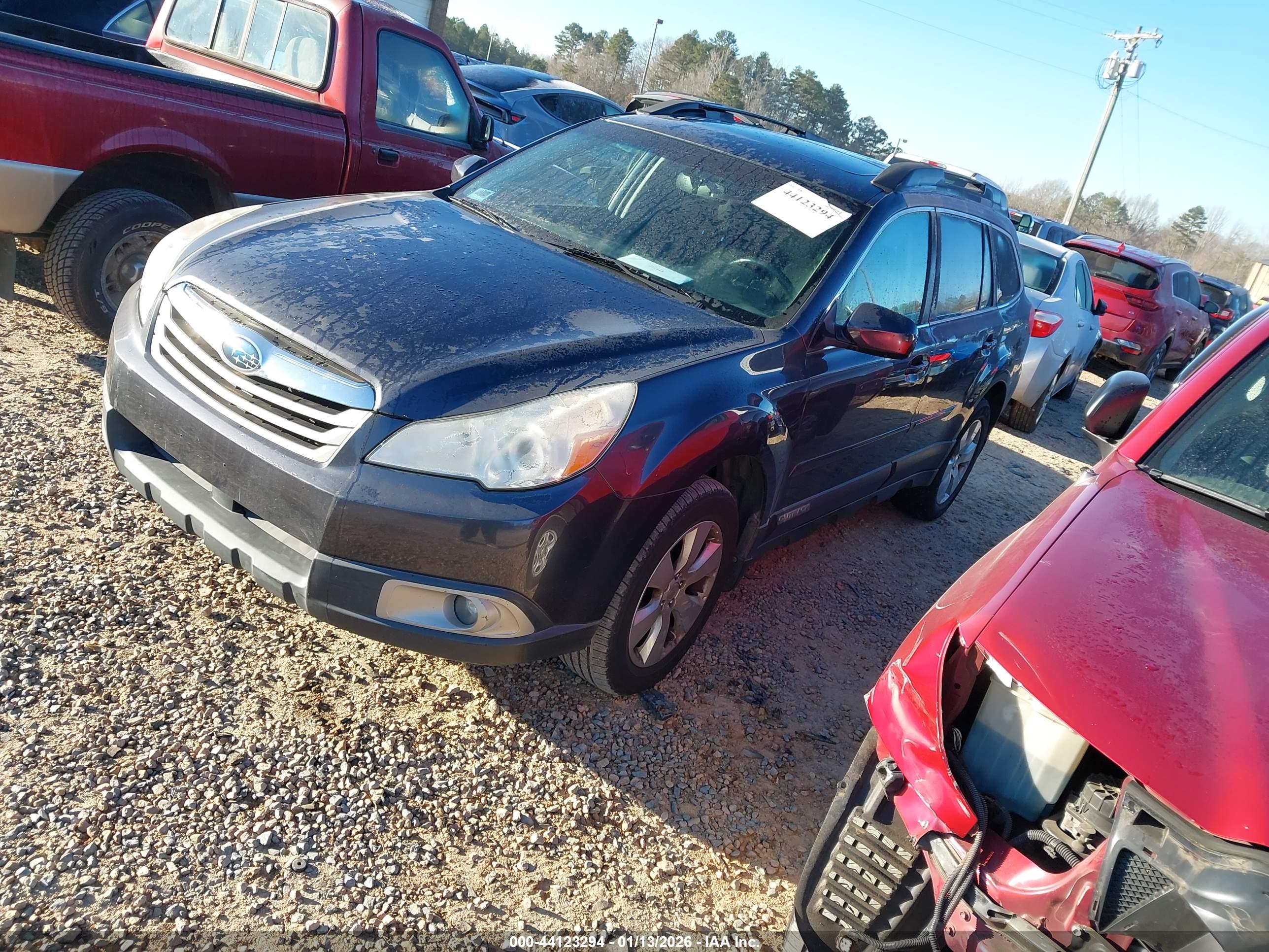 SUBARU OUTBACK image 2