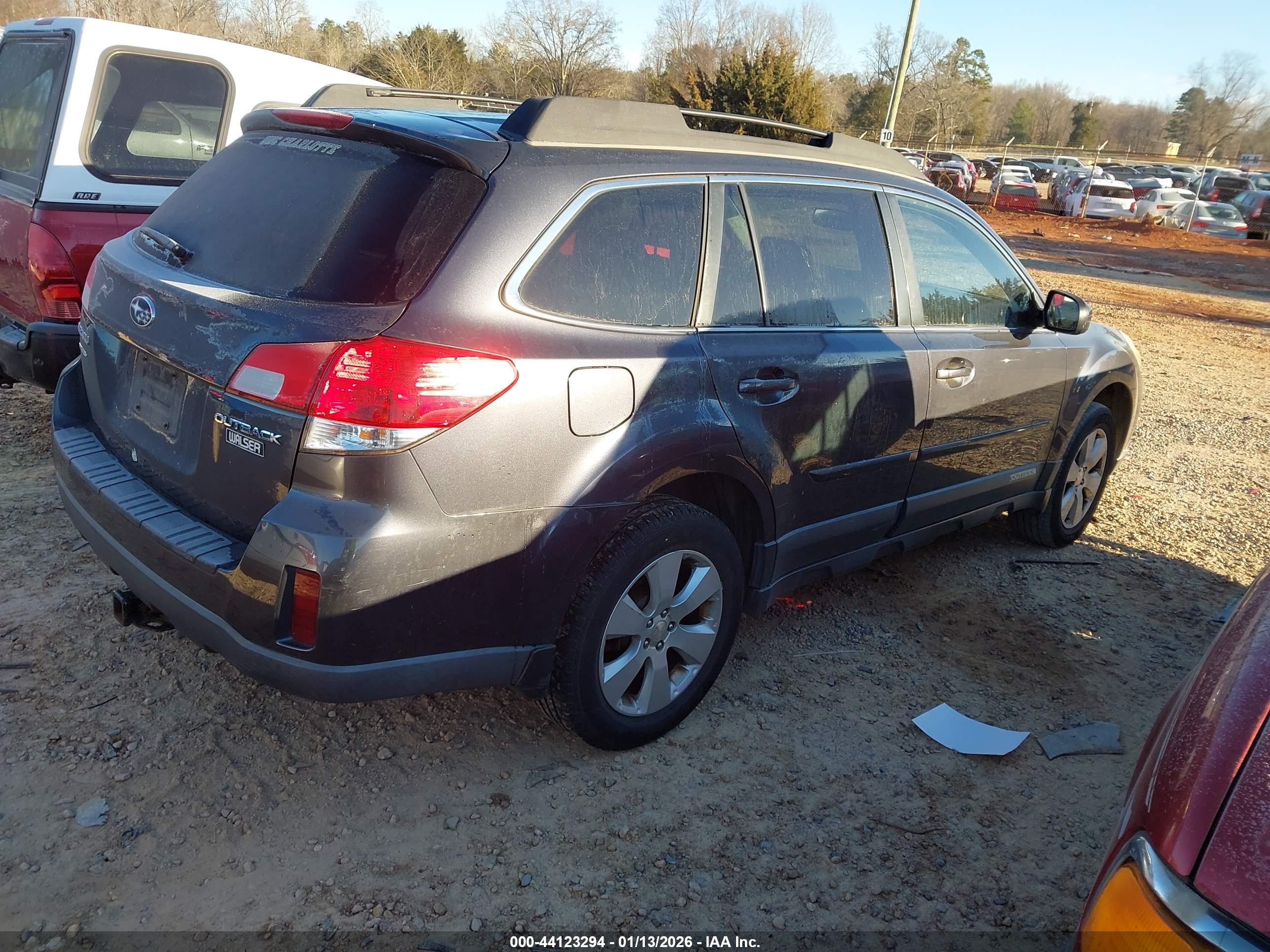 SUBARU OUTBACK image 4