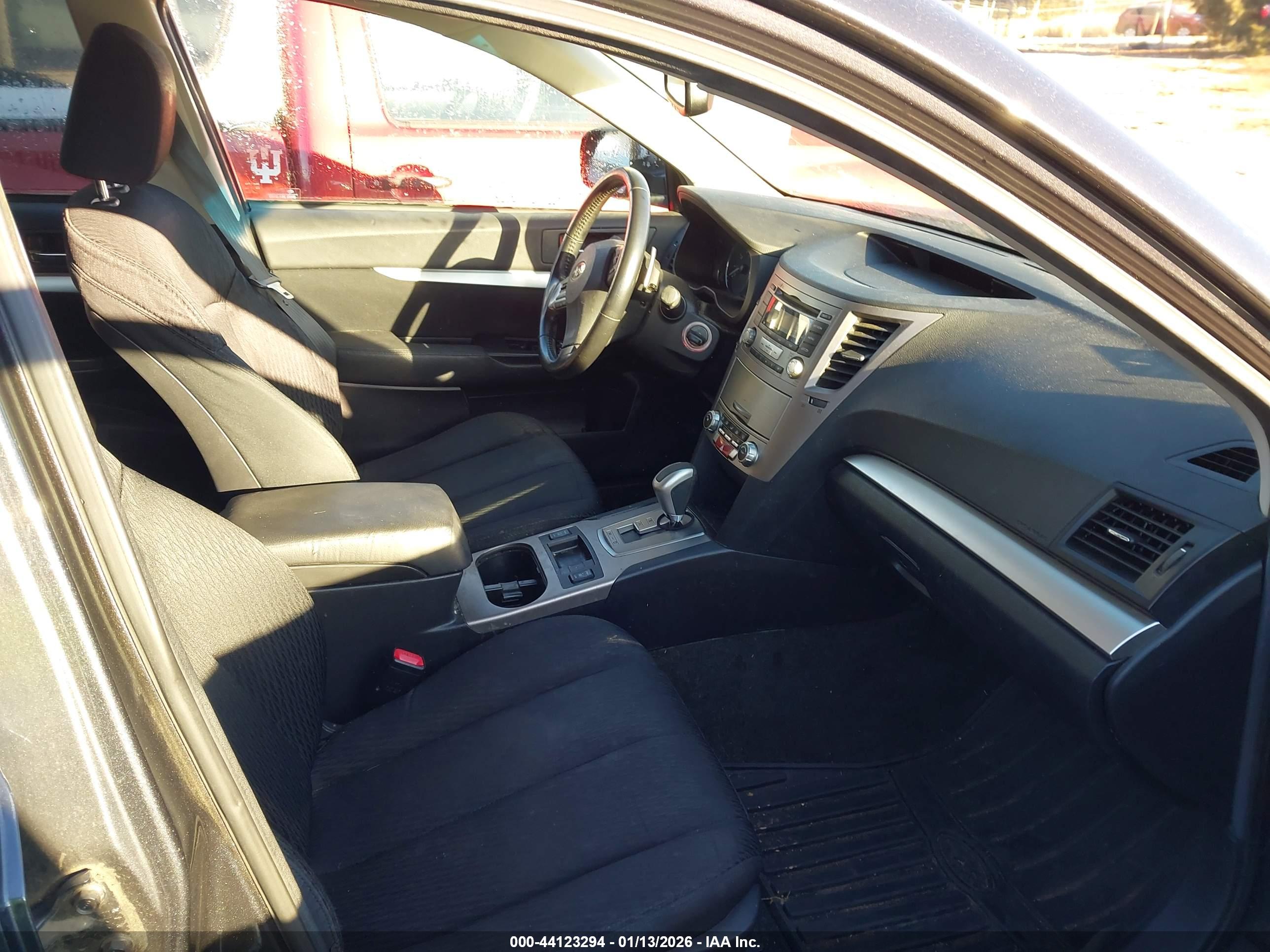 SUBARU OUTBACK image 5