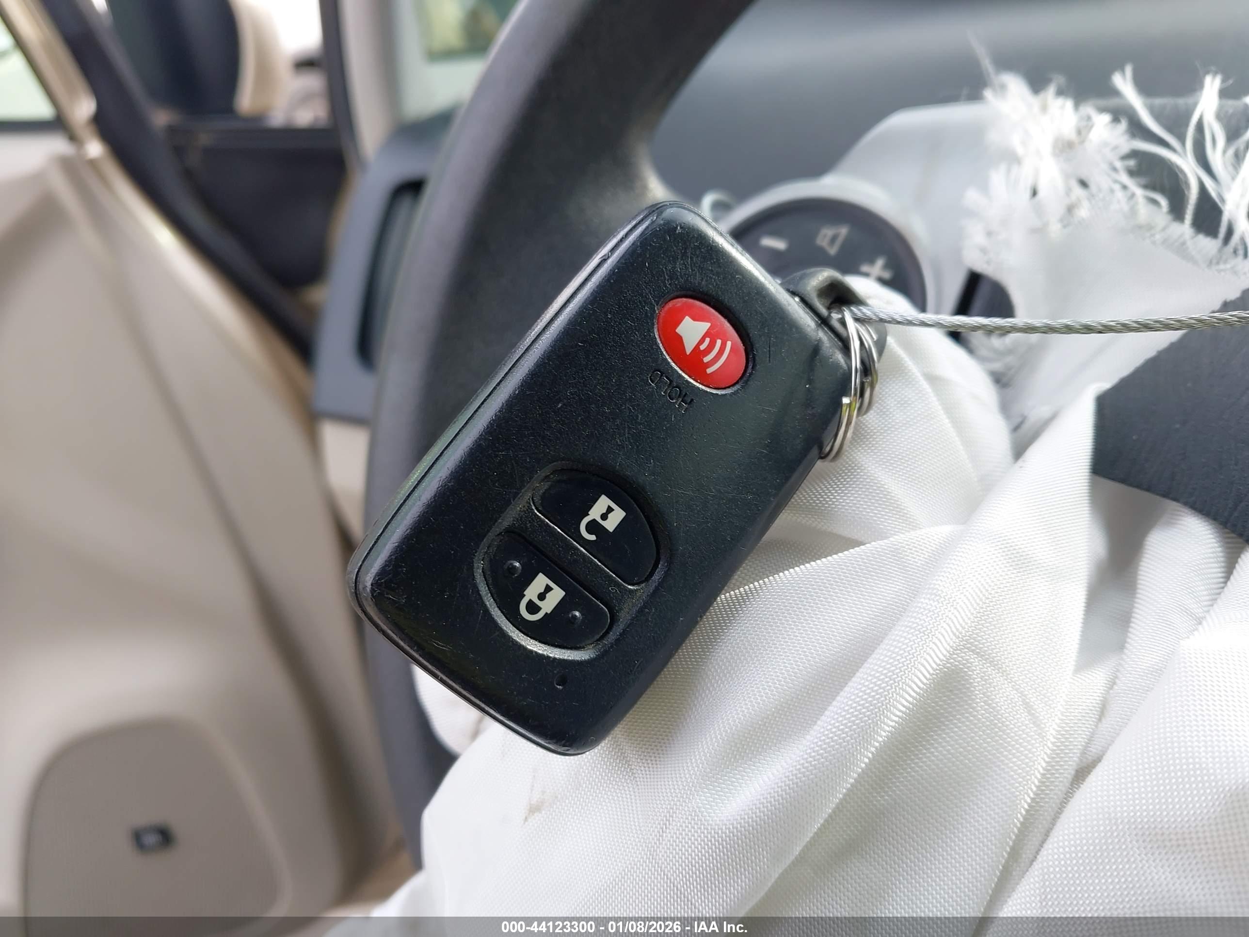 TOYOTA PRIUS image 11