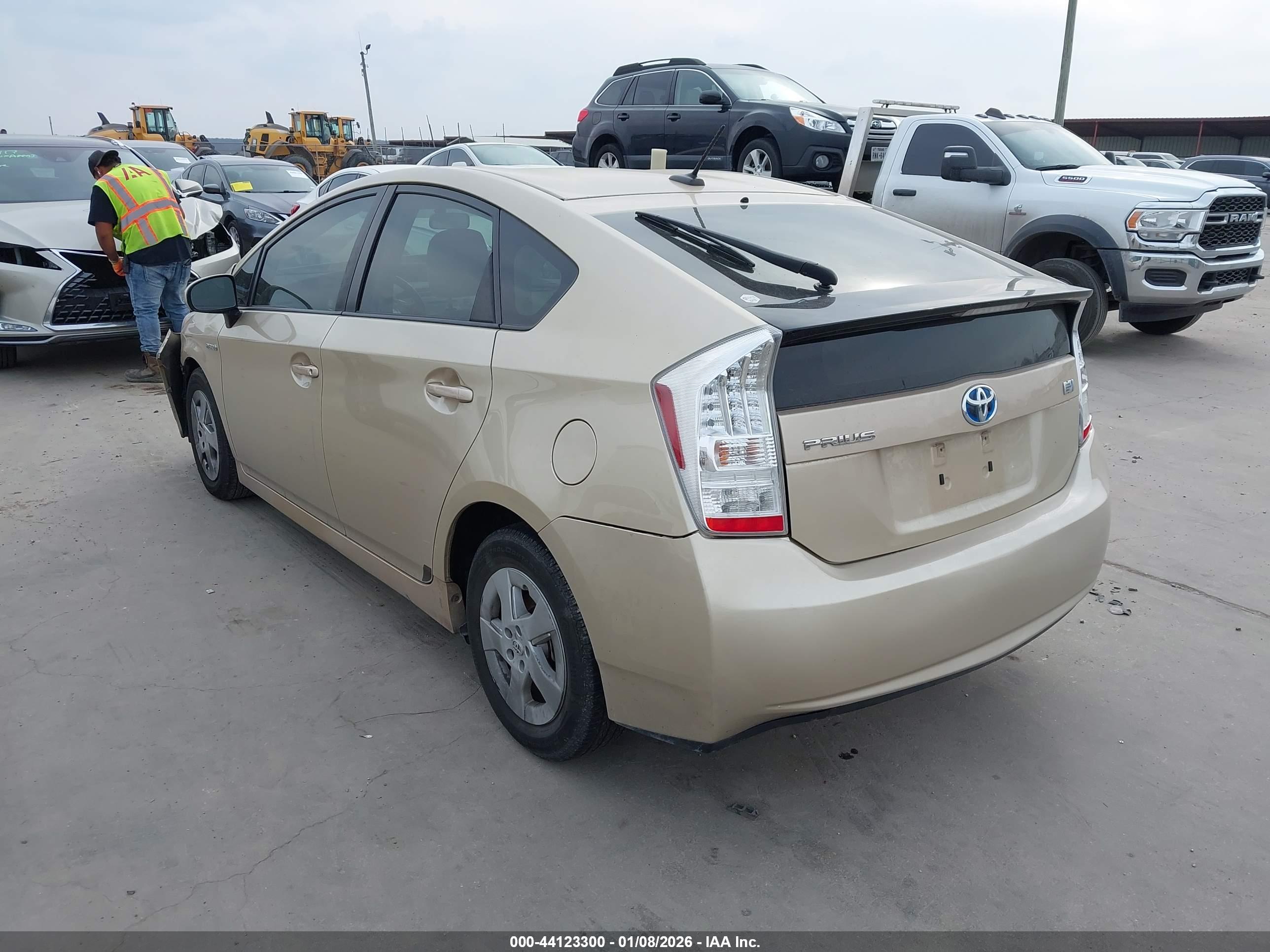 TOYOTA PRIUS image 3