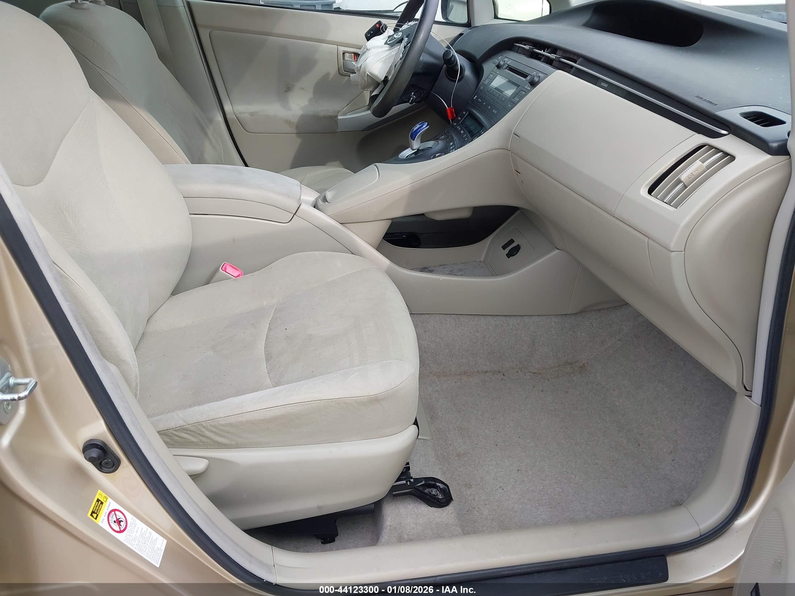 TOYOTA PRIUS image 5