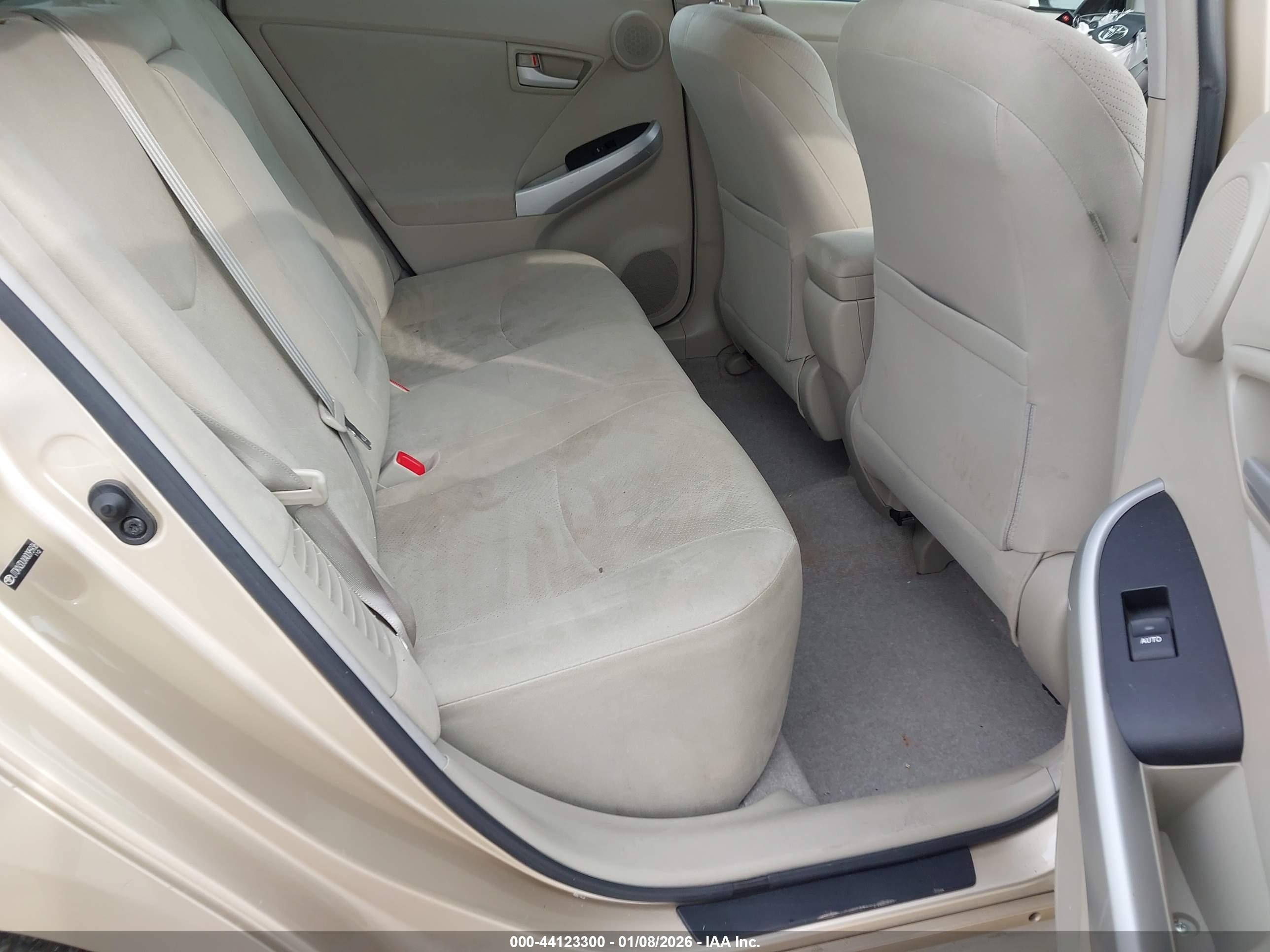TOYOTA PRIUS image 8