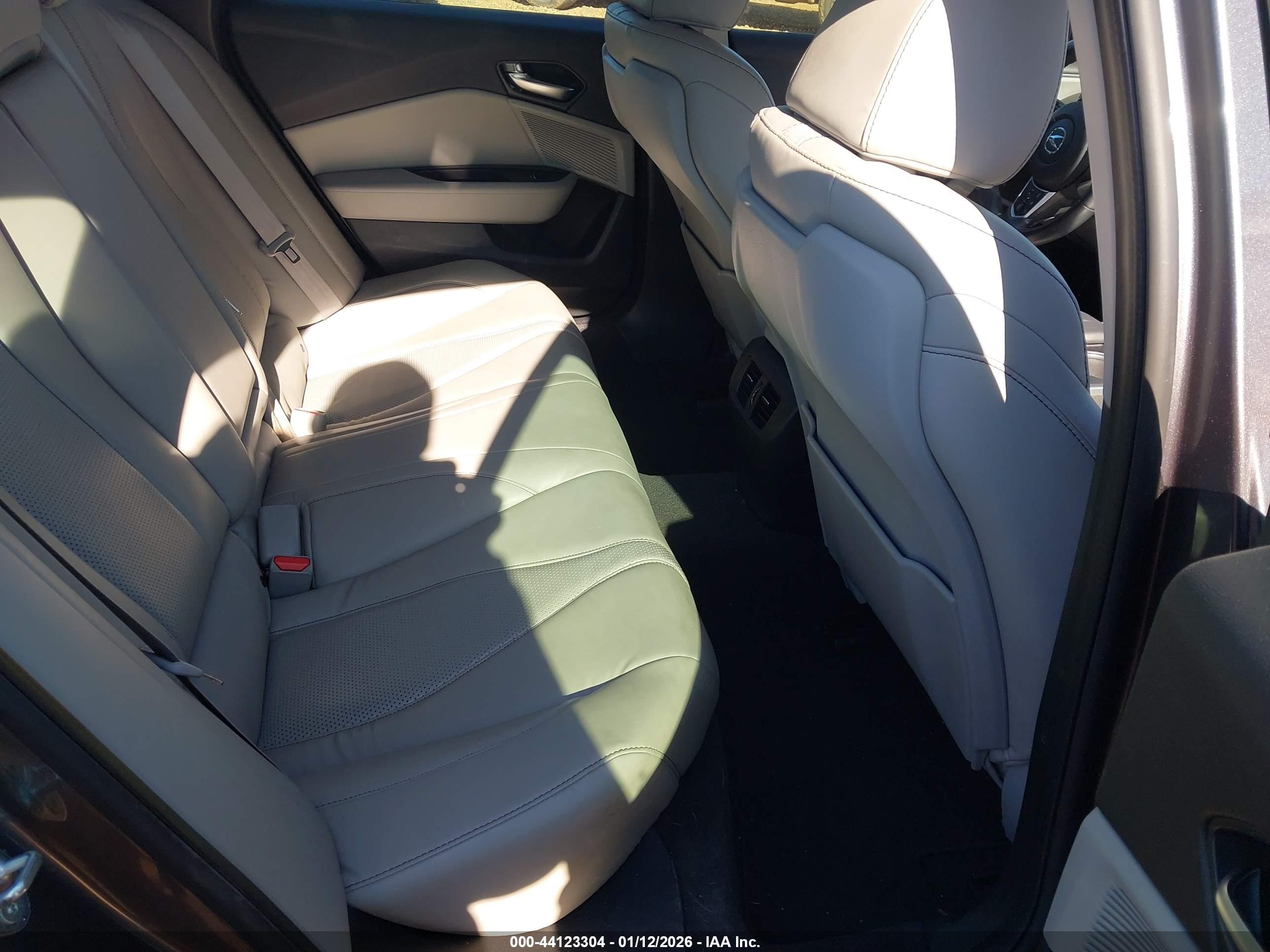 ACURA TLX image 8