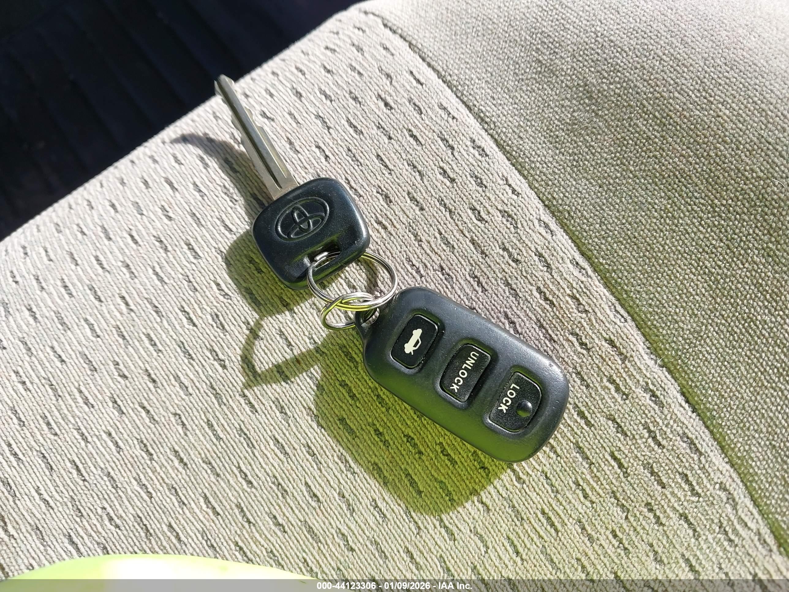 TOYOTA CAMRY image 11